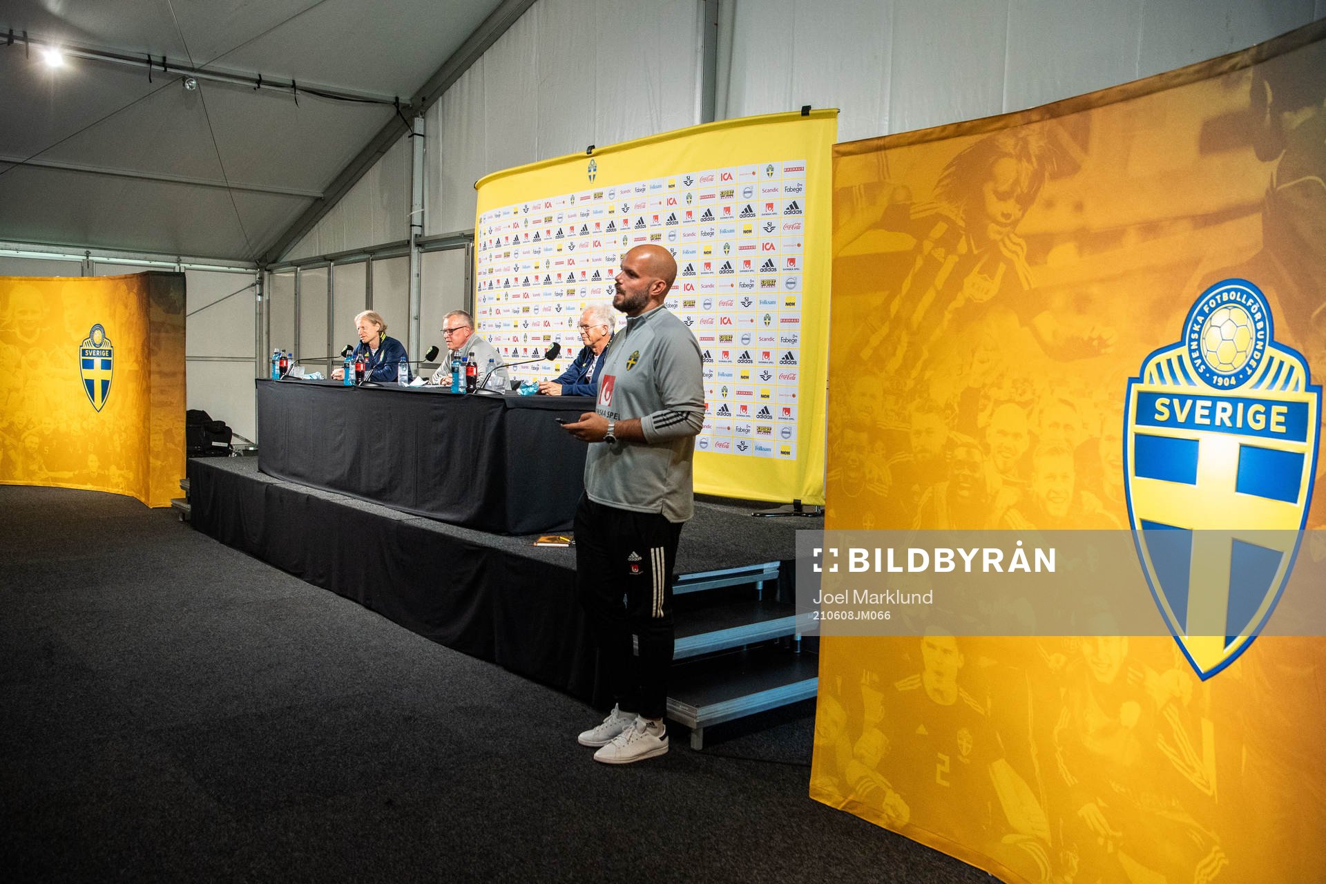 Team manager Stefan Pettersson, Janne Andersson, head