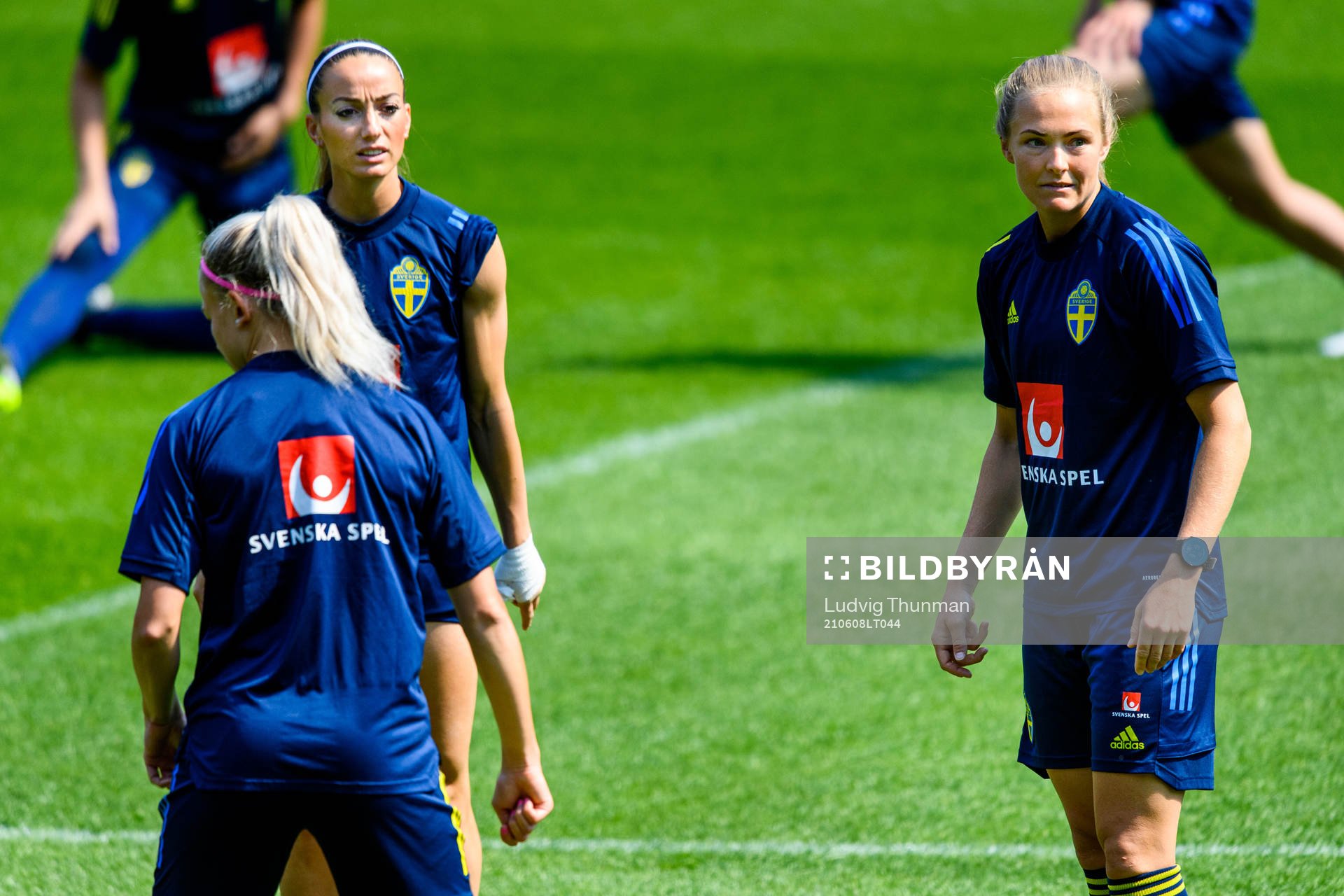 Kosovare Asllani and Magdalena Eriksson of the Swedish