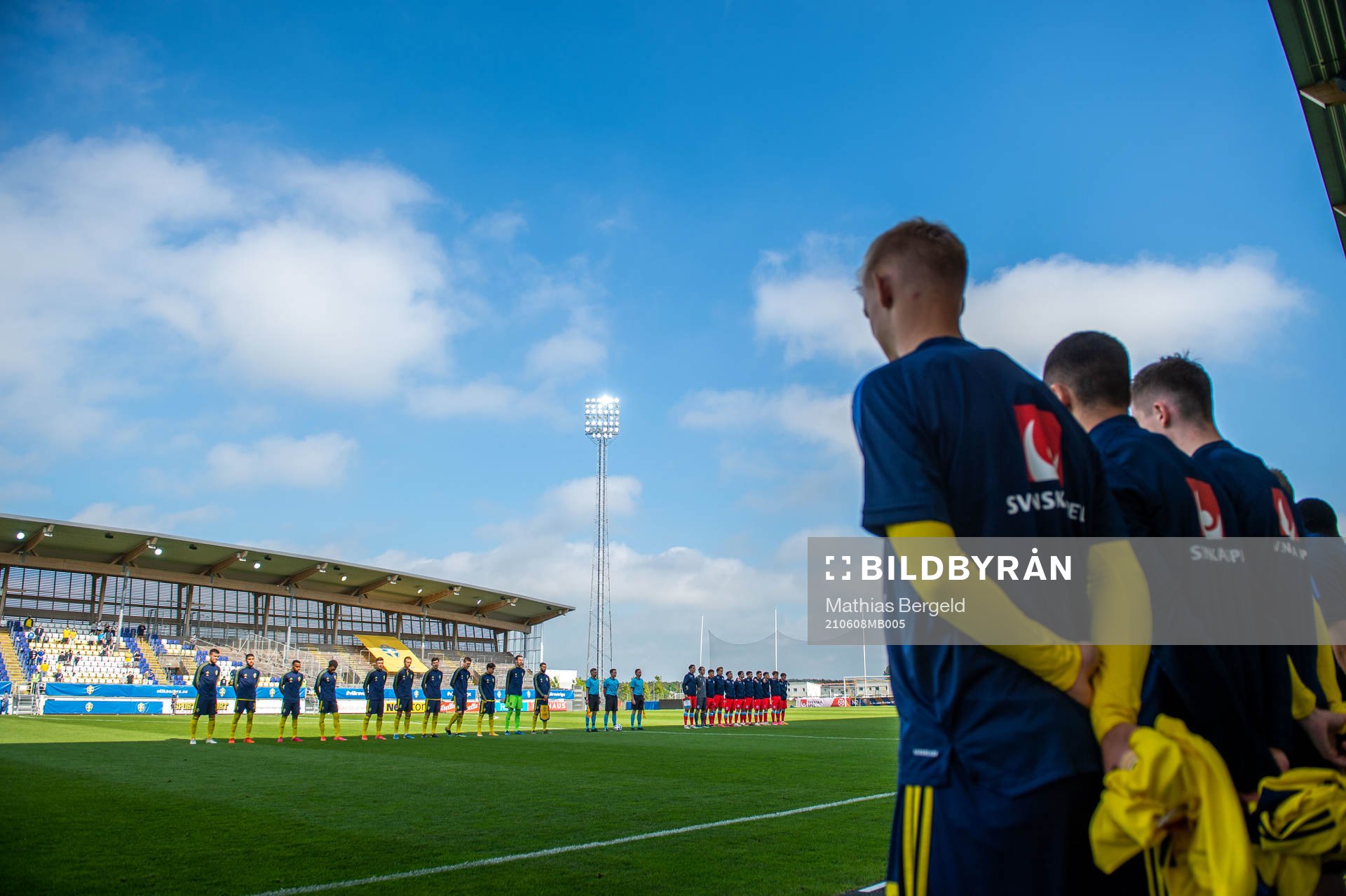 Players of Sweden and of Luxembourg