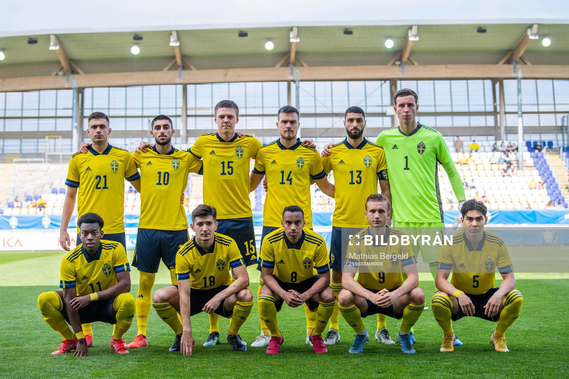 Tim Prica, Rami Hajal, Emil Holm, Pavle Vagic, Aiham Ousou, goalkeeper Samuel Brolin, Anthony Elanga, Armin Gigovic, Bilal Hussein, Benjamin Nygren and Eric Kahl of Sweden ahead of the UEFA European Under-21 Qualifier football match between Sweden and Luxembourg on June 8, 2021 in Falkenberg.