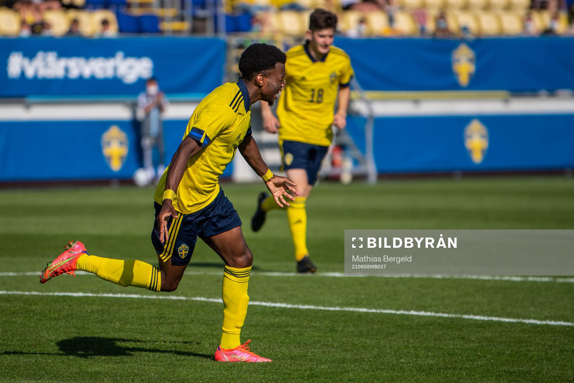 Anthony Elanga of Sweden celebrates 3-0