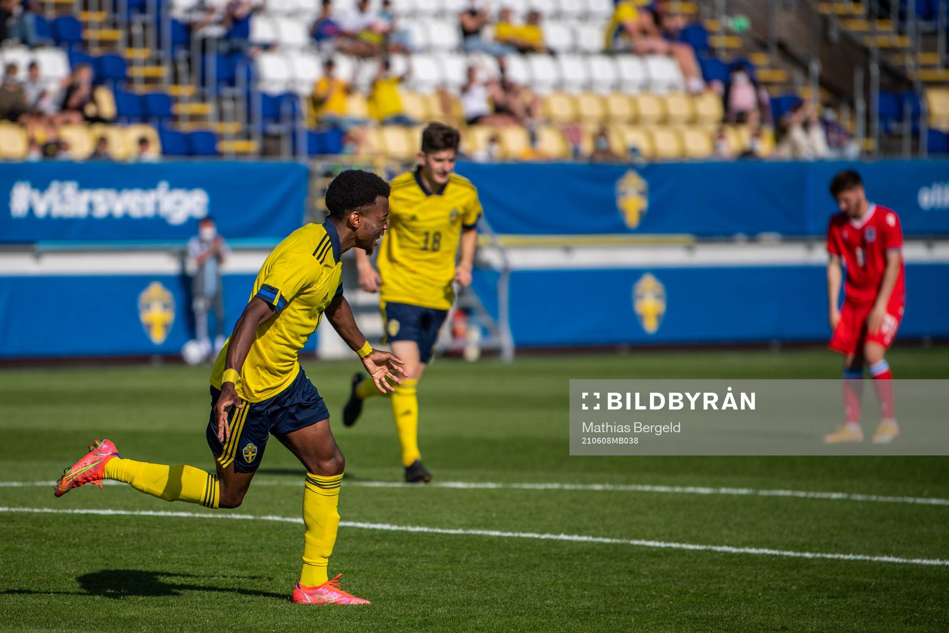 Anthony Elanga of Sweden celebrates 3-0