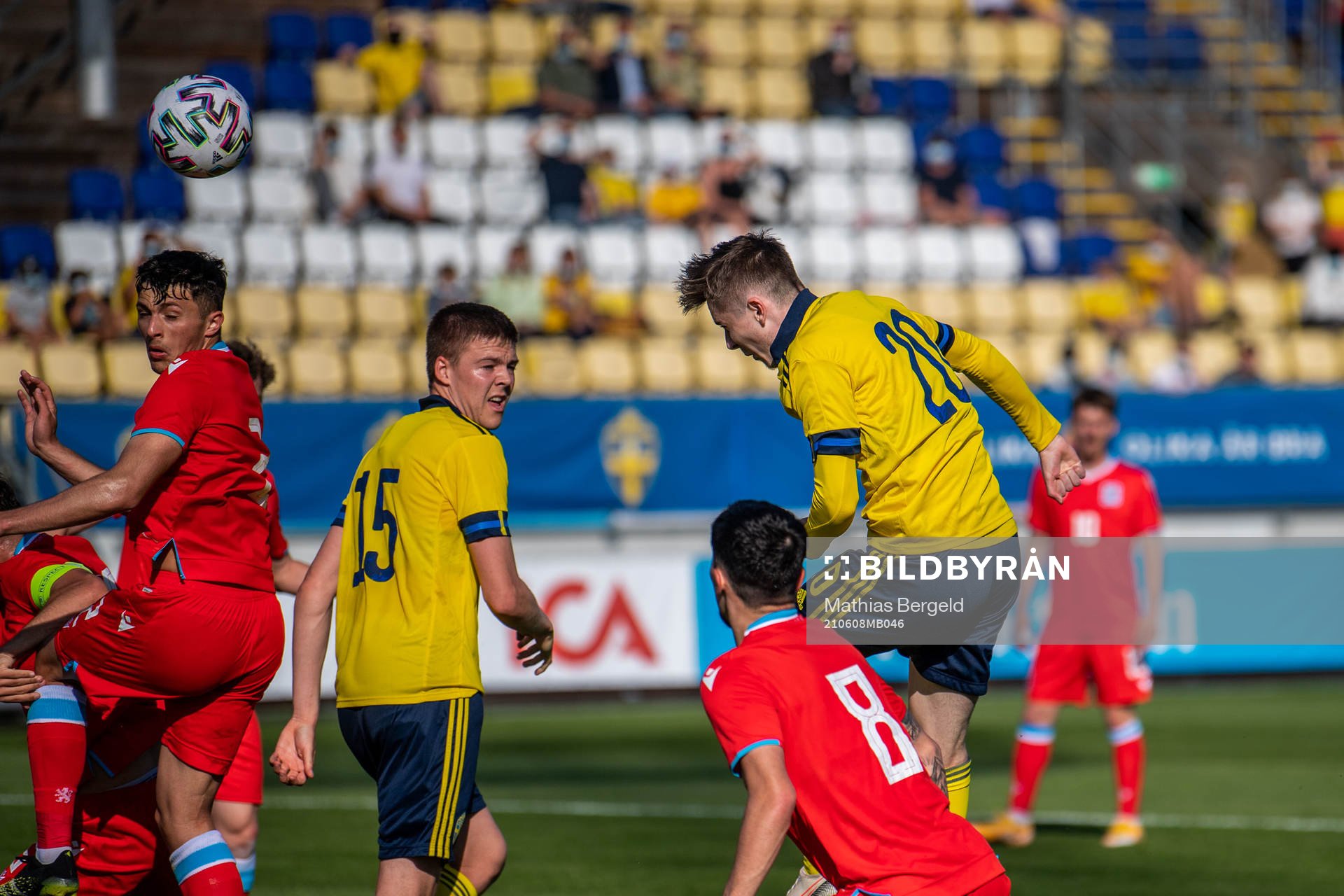 Patrik Wålemark of Sweden scores 5-0