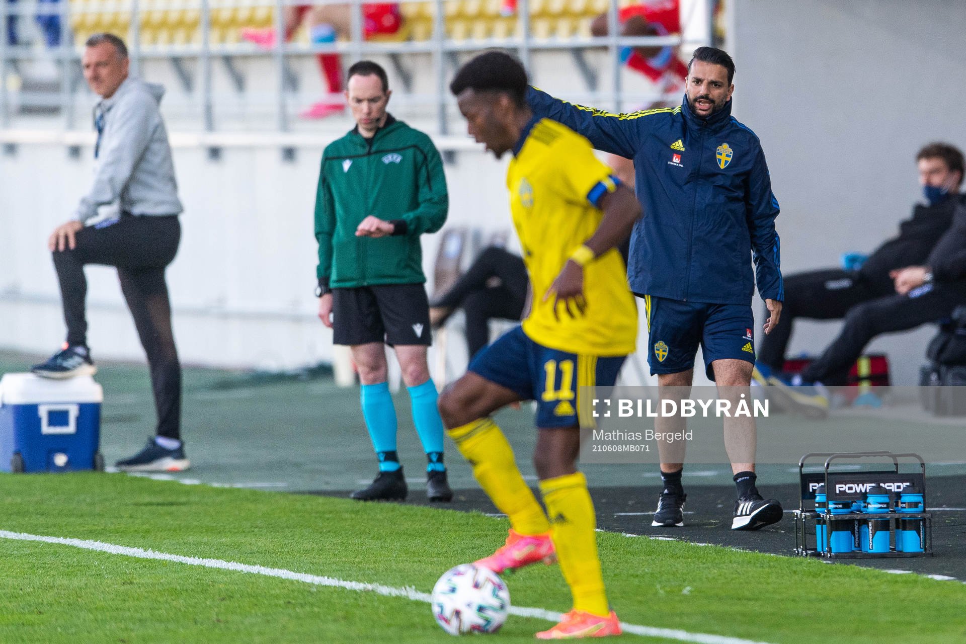Poya Asbaghi, head coach of Sweden