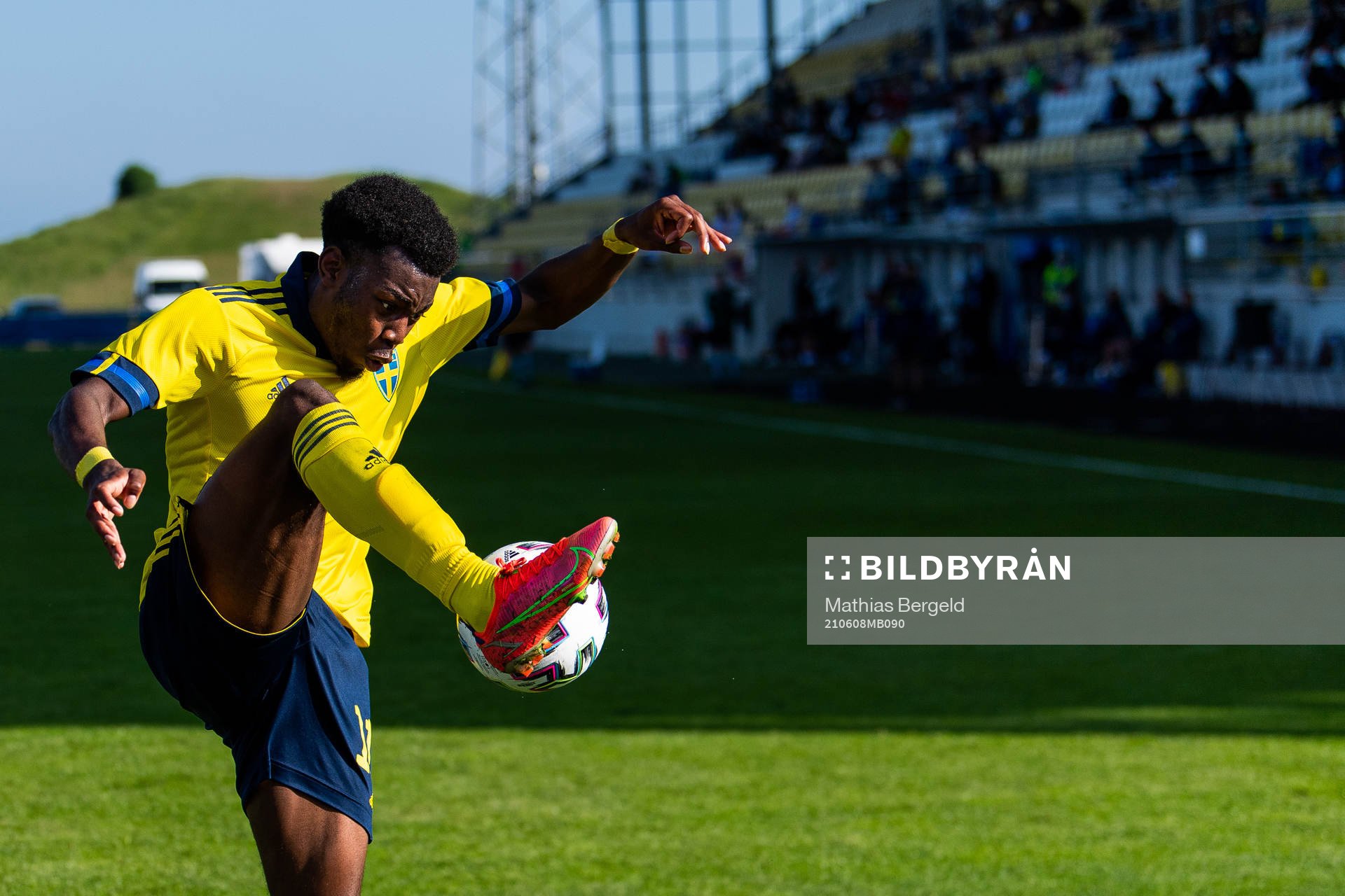 Anthony Elanga of Sweden