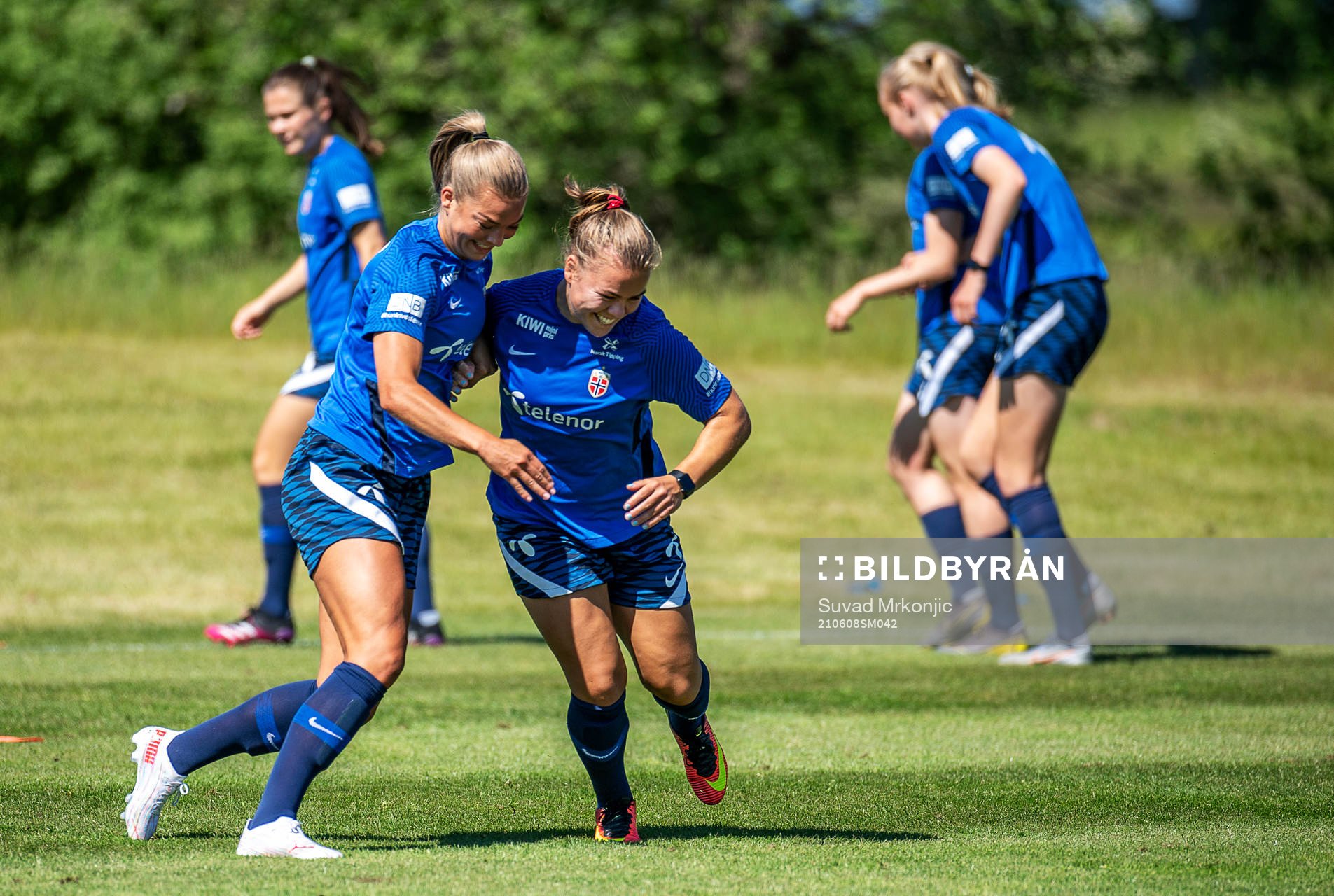 Malin Skulstad Sunde and Olaug Tvedten of the Norwegian