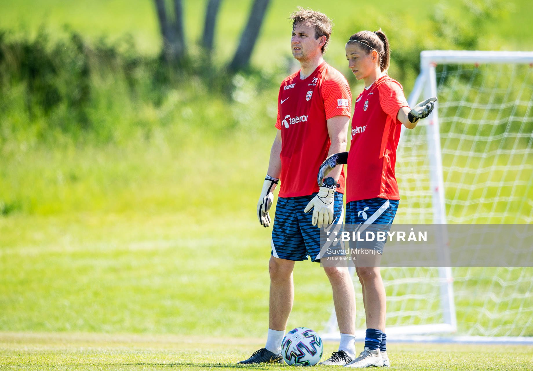Roger Eskeland, goalkeeping coach and Cecilie Hauståker