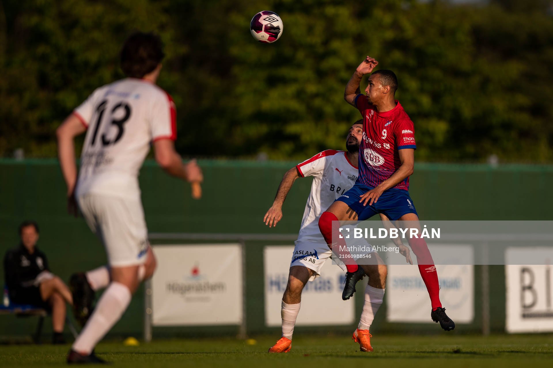 Höganäs Samuel Aziz under fotbollsmatchen i Division 2 mellan Höganäs och Assyriska BK den 9 juni 2021 i Höganäs . 