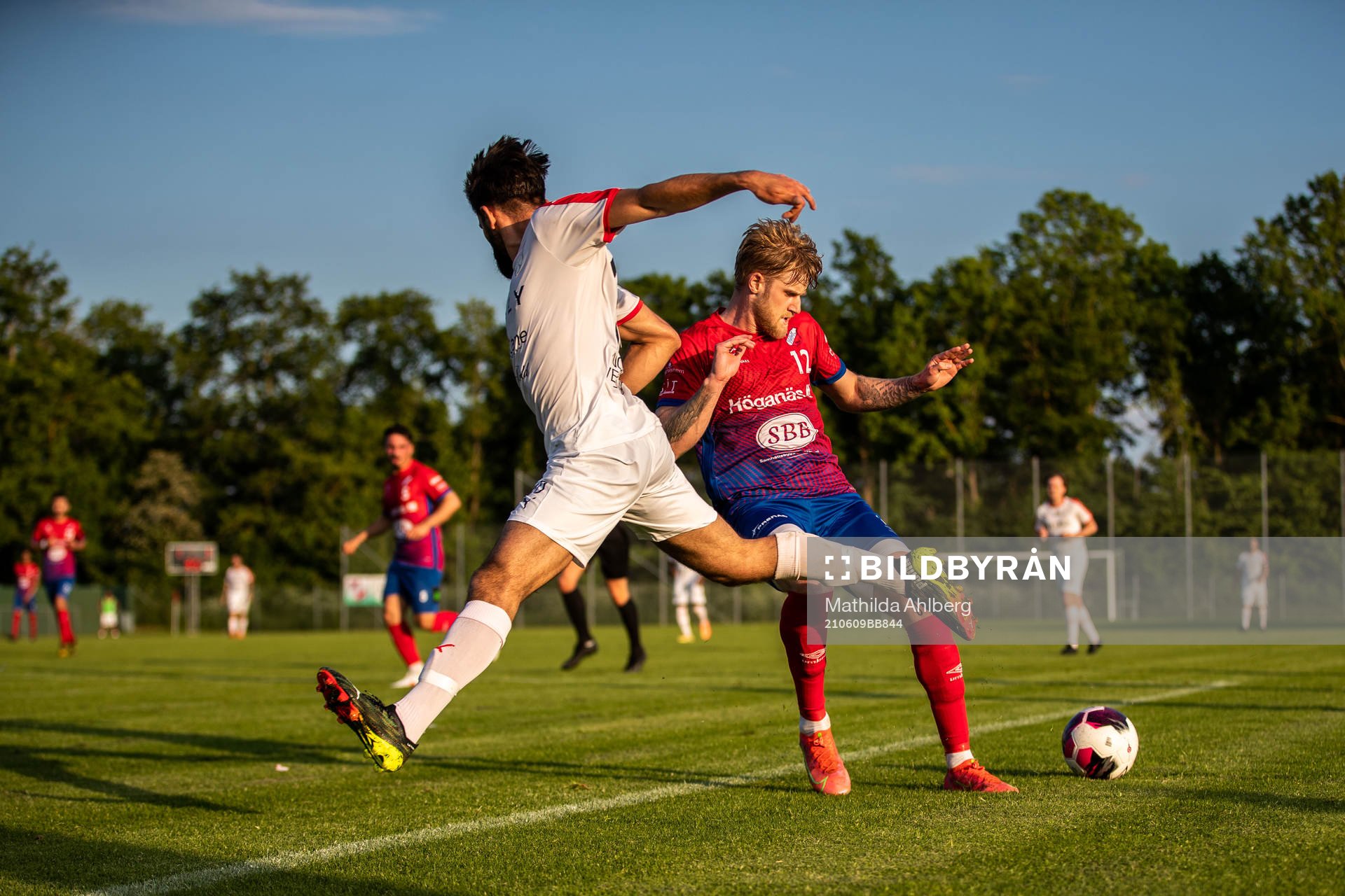 Assyriskas Victor Kalasho och Höganäs Oliver Henneberg