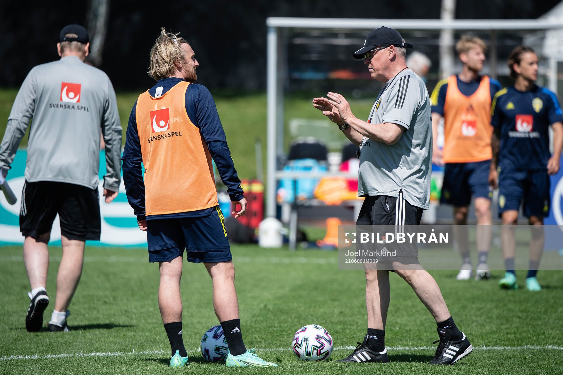 Emil Forsberg and Janne Andersson, head coach of the