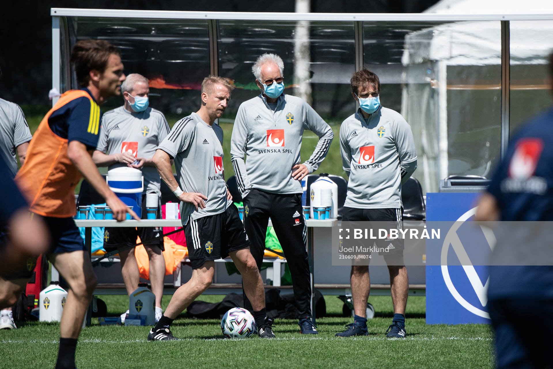 Team doctors Anders Valentin and Jonas Werner of the