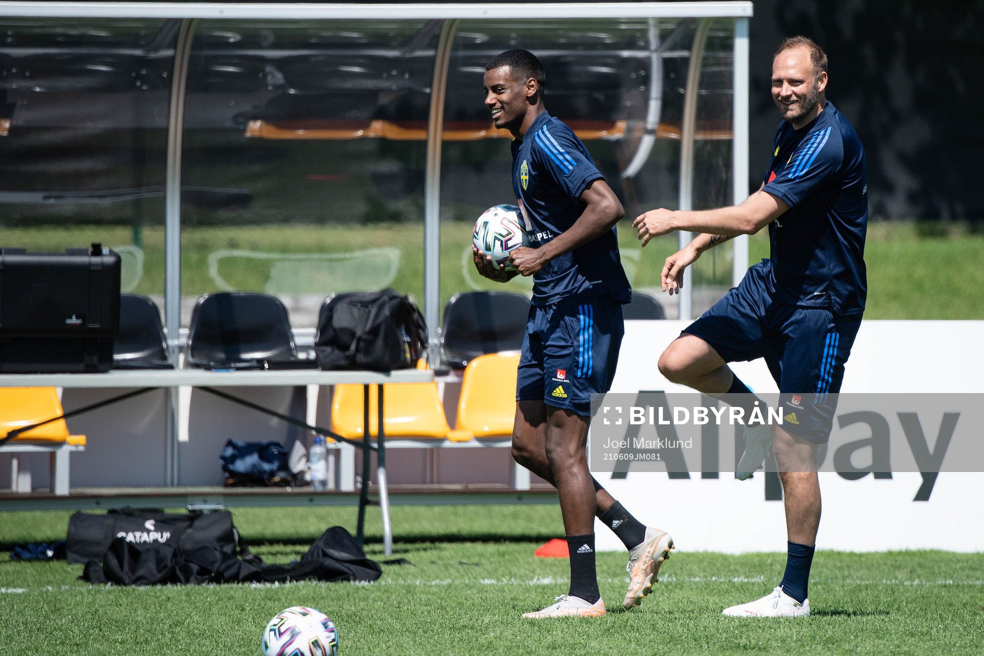 Alexander Isak and Andreas Granqvist  of the Swedish