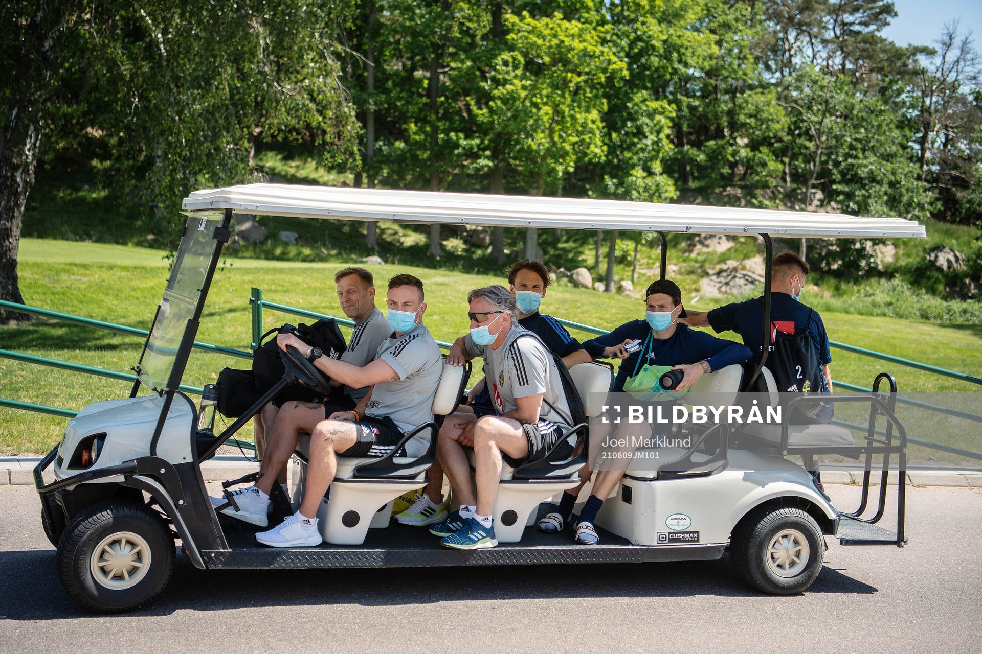 Albin Ekdal and Victor Nilsson Lindelöf of the Swedish national football team at a training session ahead of the UEFA Euro 2020 Football Championship on June 9, 2021 in Gothenburg.