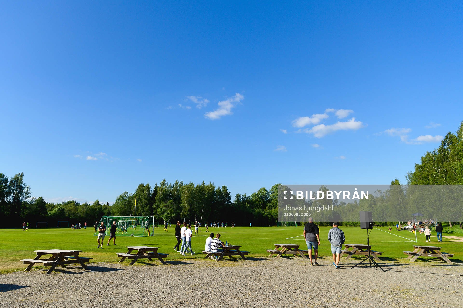 Räppevallen före fotbollsmatchen i division 2 södra
