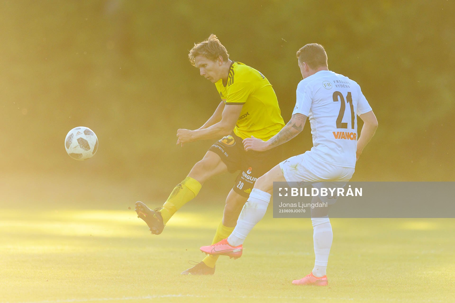 Räppes Oskar Gabrielsson under fotbollsmatchen i division 2 södra Götaland mellan Räppe och Berga den 9 juni 2021 i Växjö. 