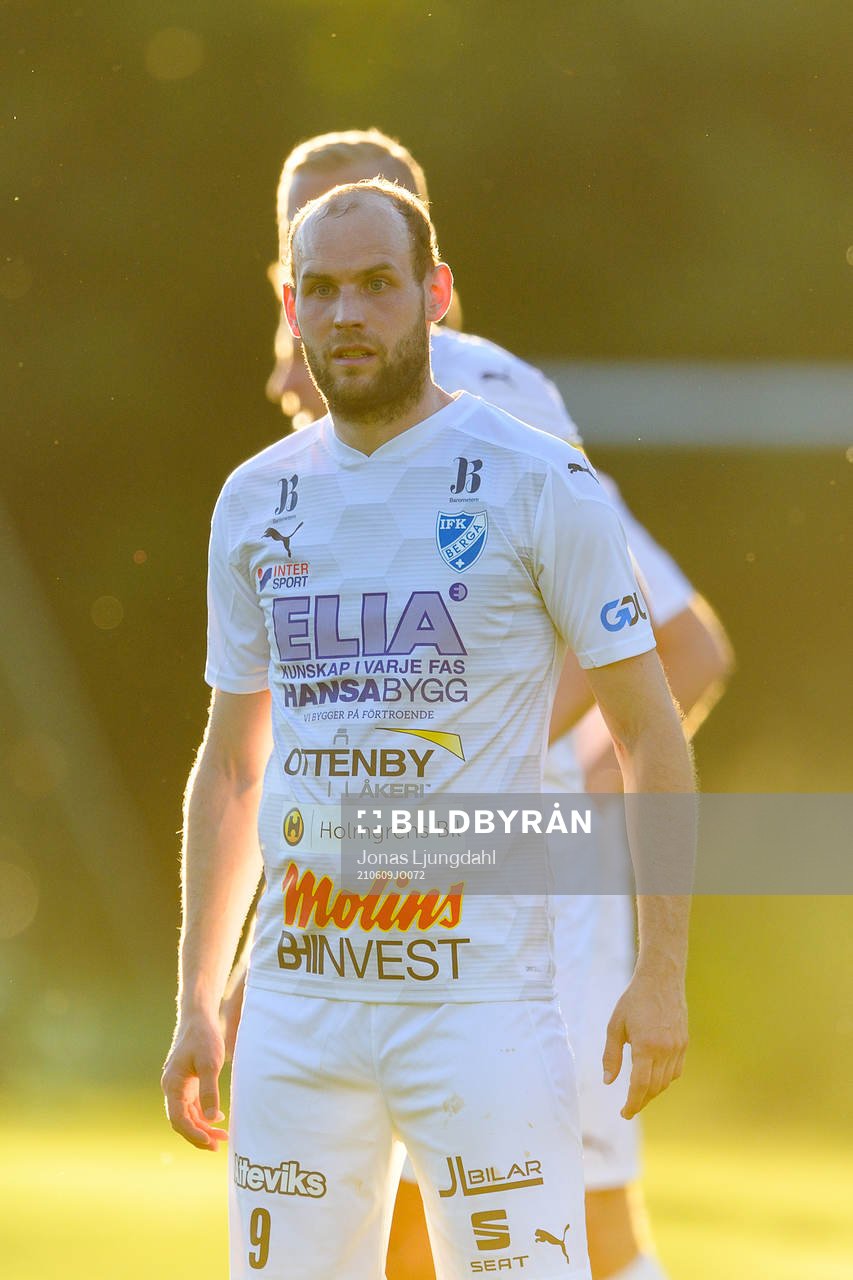 Bergas Christopher Christensson under fotbollsmatchen i division 2 södra Götaland mellan Räppe och Berga den 9 juni 2021 i Växjö. 