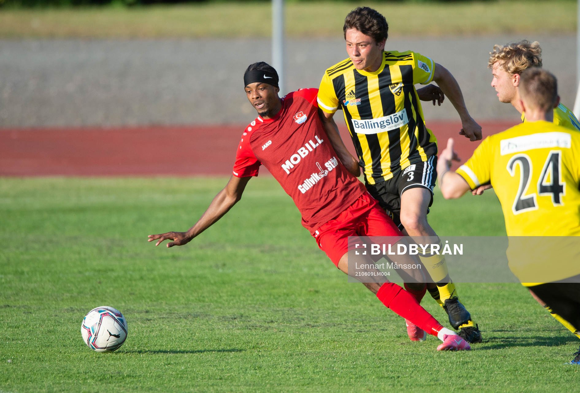 IFK Hässleholms Isak Orajärvi i matchen i division 2