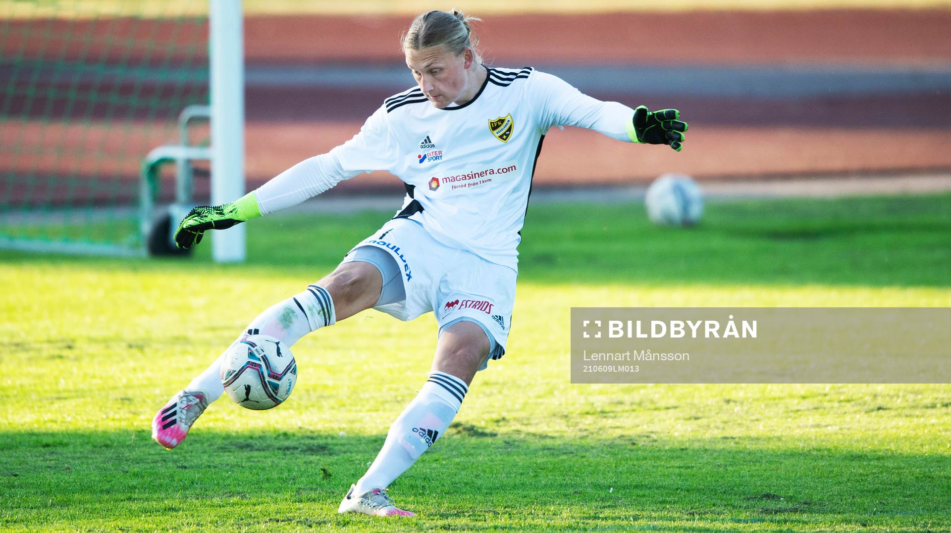 IFK Hässleholms Carl Lundahl Persson i matchen i division