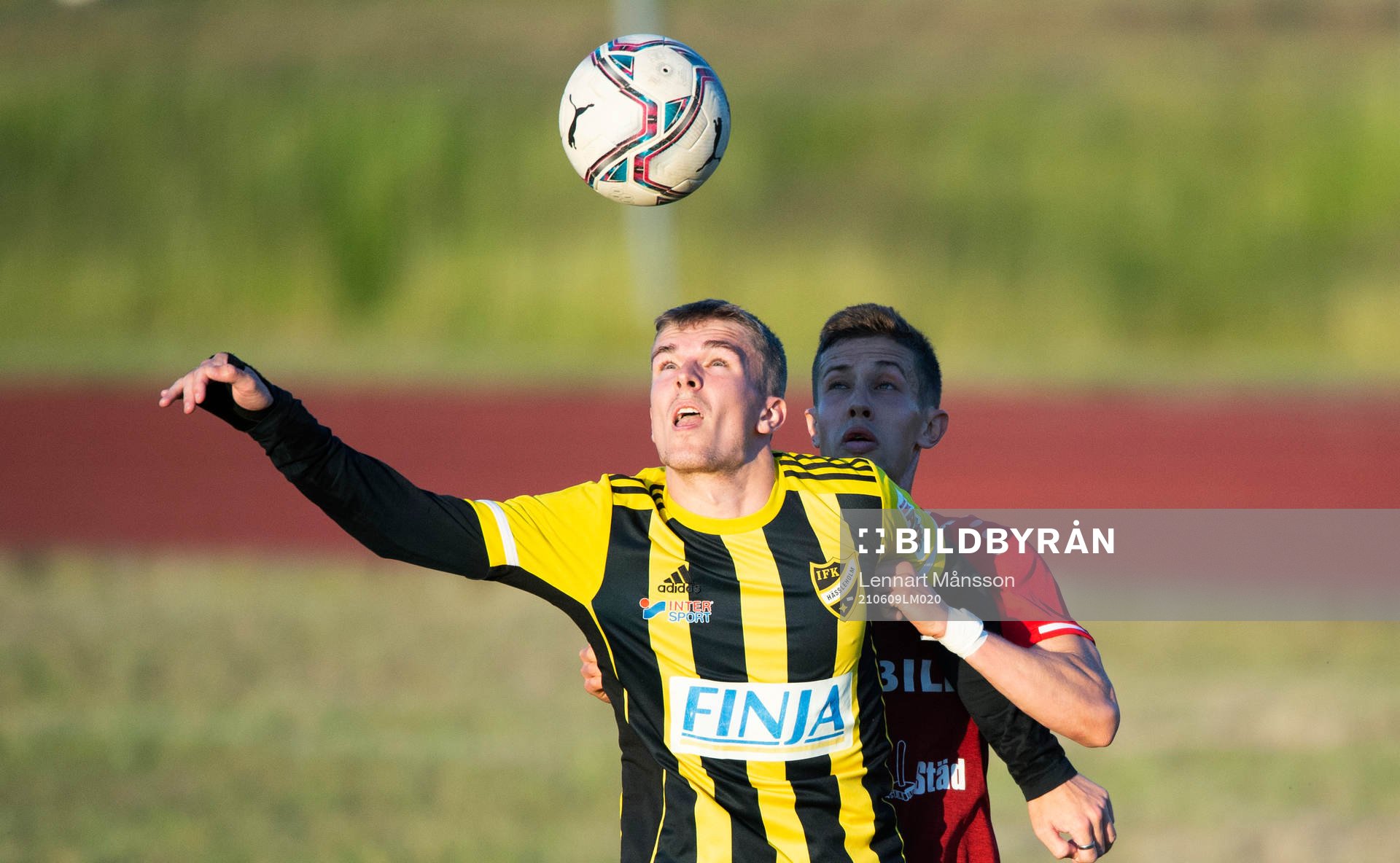IFK Hässleholms Elliot Nilsson i matchen i division 2