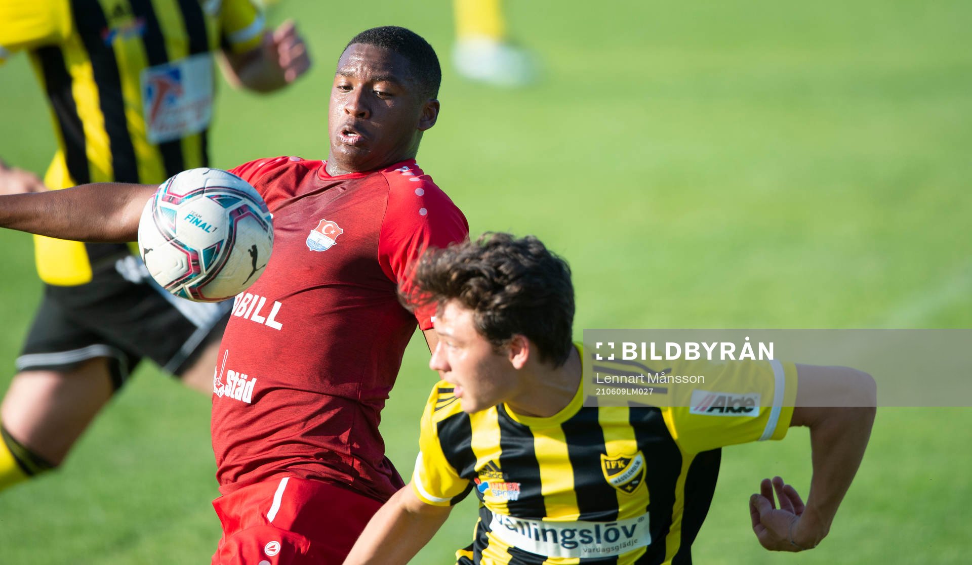 IFK Hässleholms Isak Orajärvi i matchen i division 2