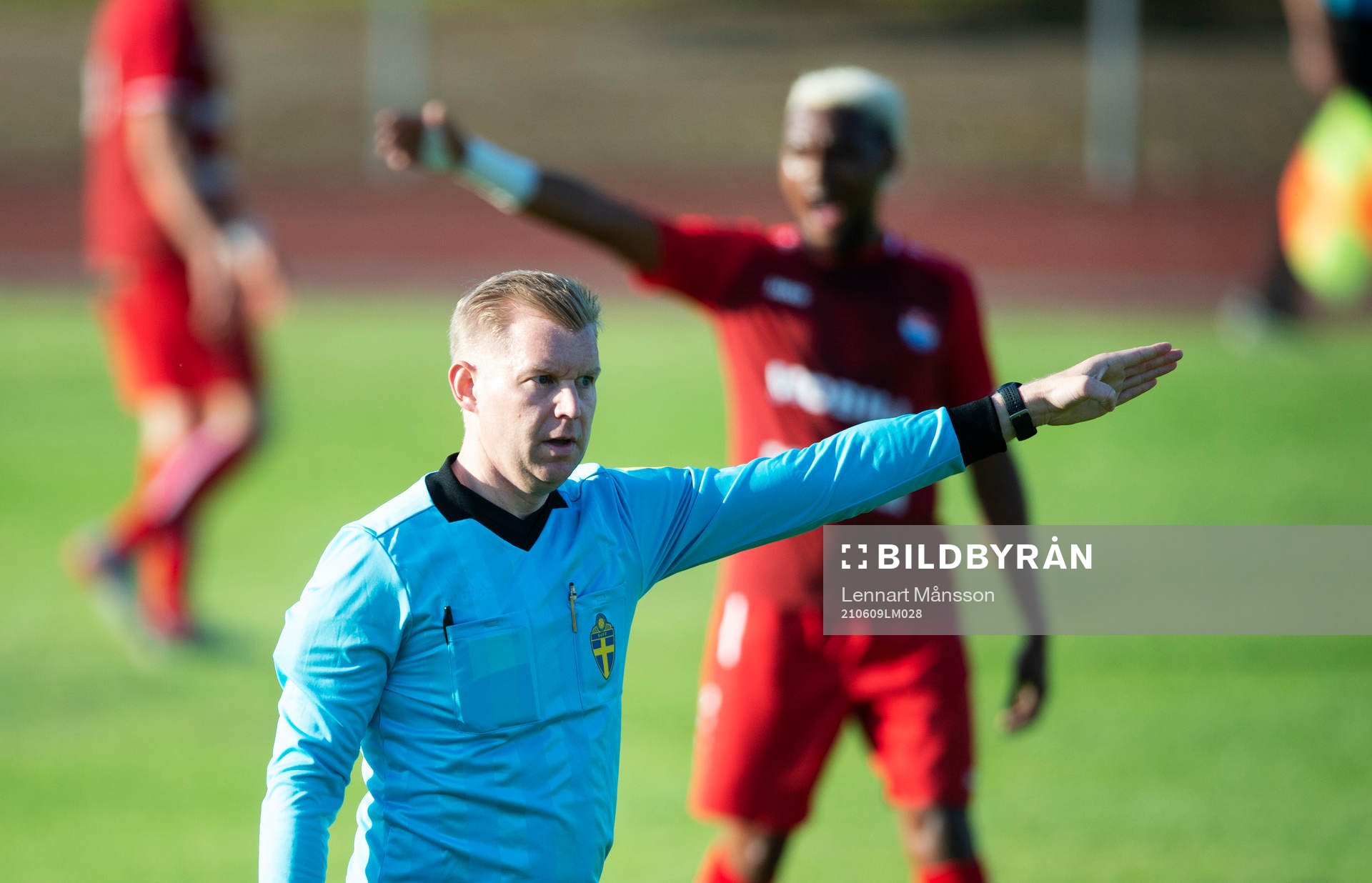 Domaren i matchen i division 2 Södra Götaland mellan
