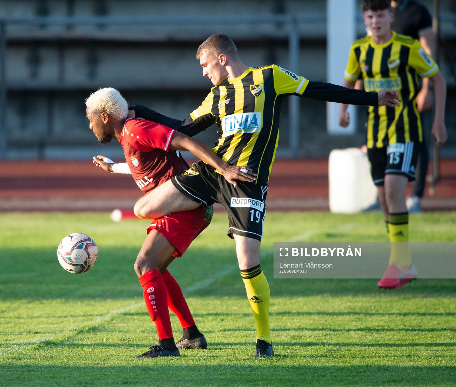 IFK Hässleholms Elliot Nilsson i matchen i division 2