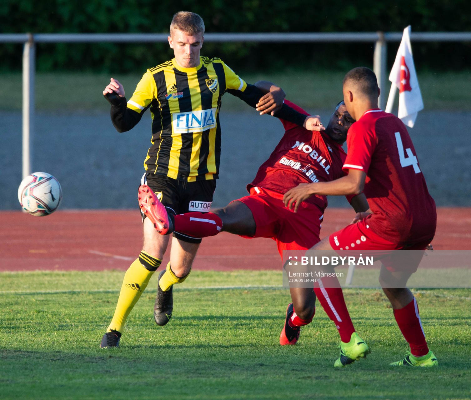 IFK Hässleholms Elliot Nilsson i matchen i division 2