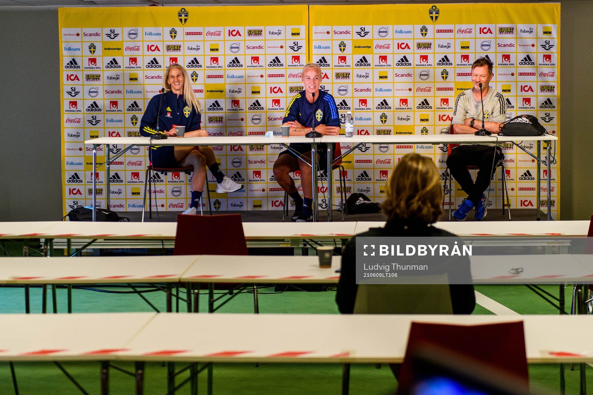 Sofia Jakobsson, Caroline Seger and Peter Gerhardsson, Head