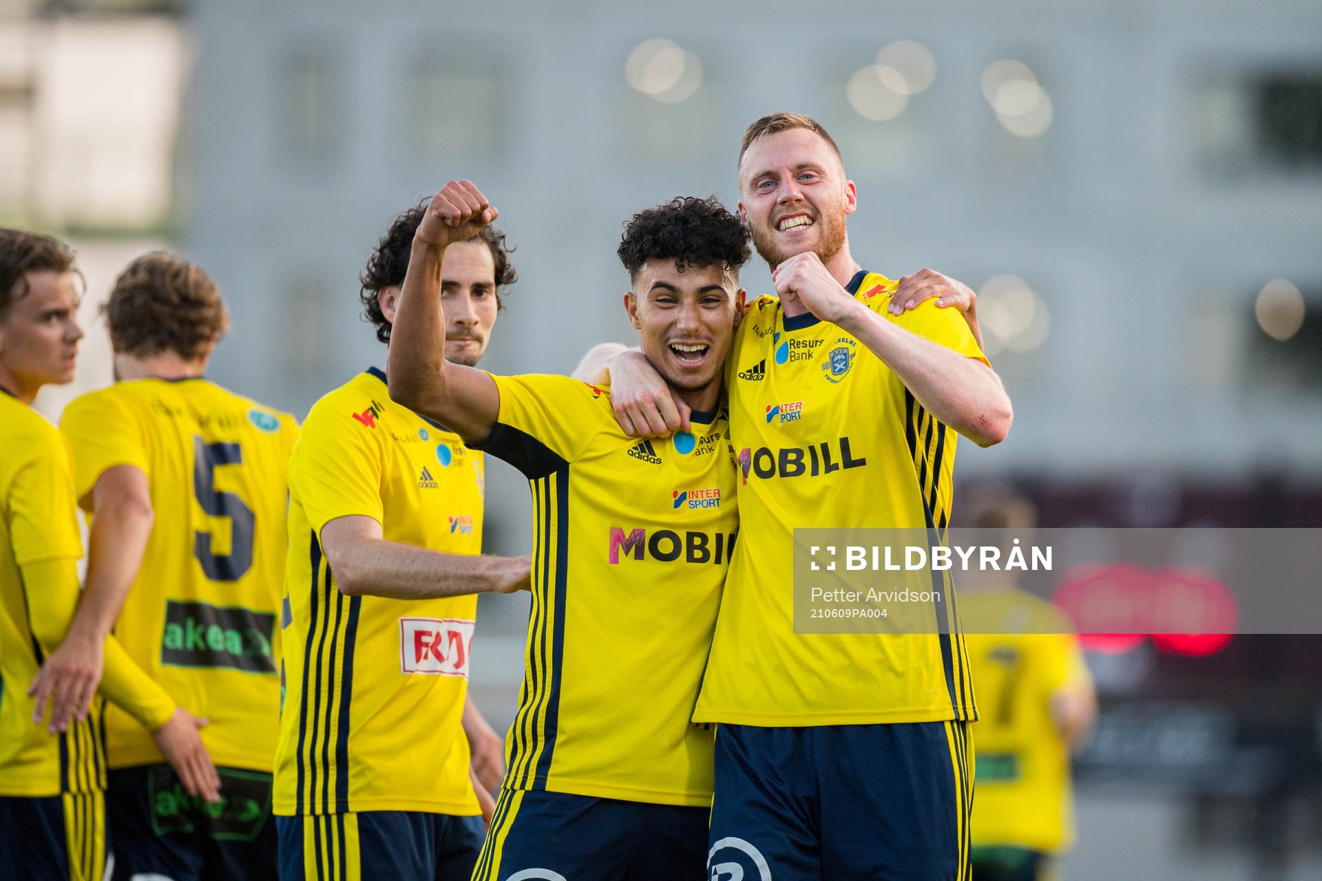 Ängelholms Othmane Salama och Anton Kinnander jublar efter 2-0 målet under fotbollsmatchen i Division 2 mellan Ängelholm och Tord den 9 juni 2021 i Ängelholm.