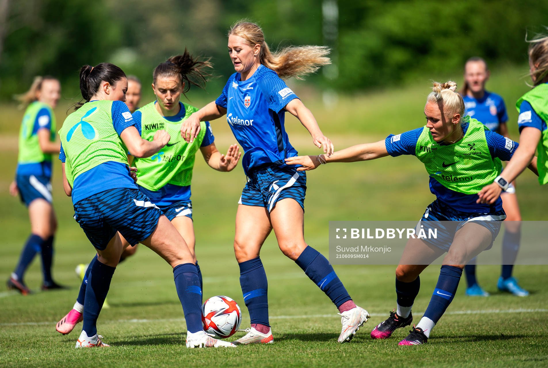 Ingrid Syrstad Engen, Lisa-Marie Karlseng Utland and Maria