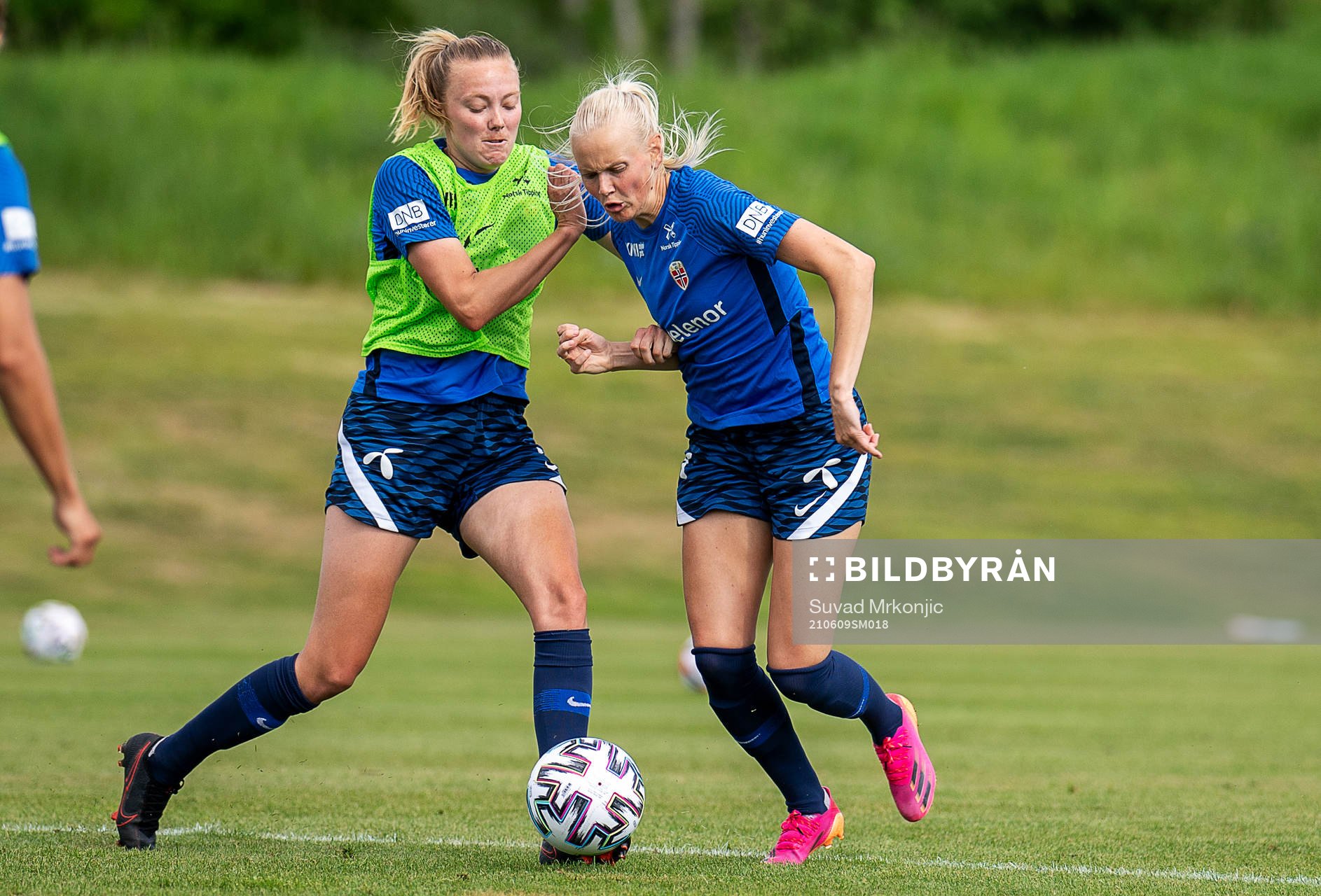 Synne Sofie Kinden Jensen and Karina Sævik of the