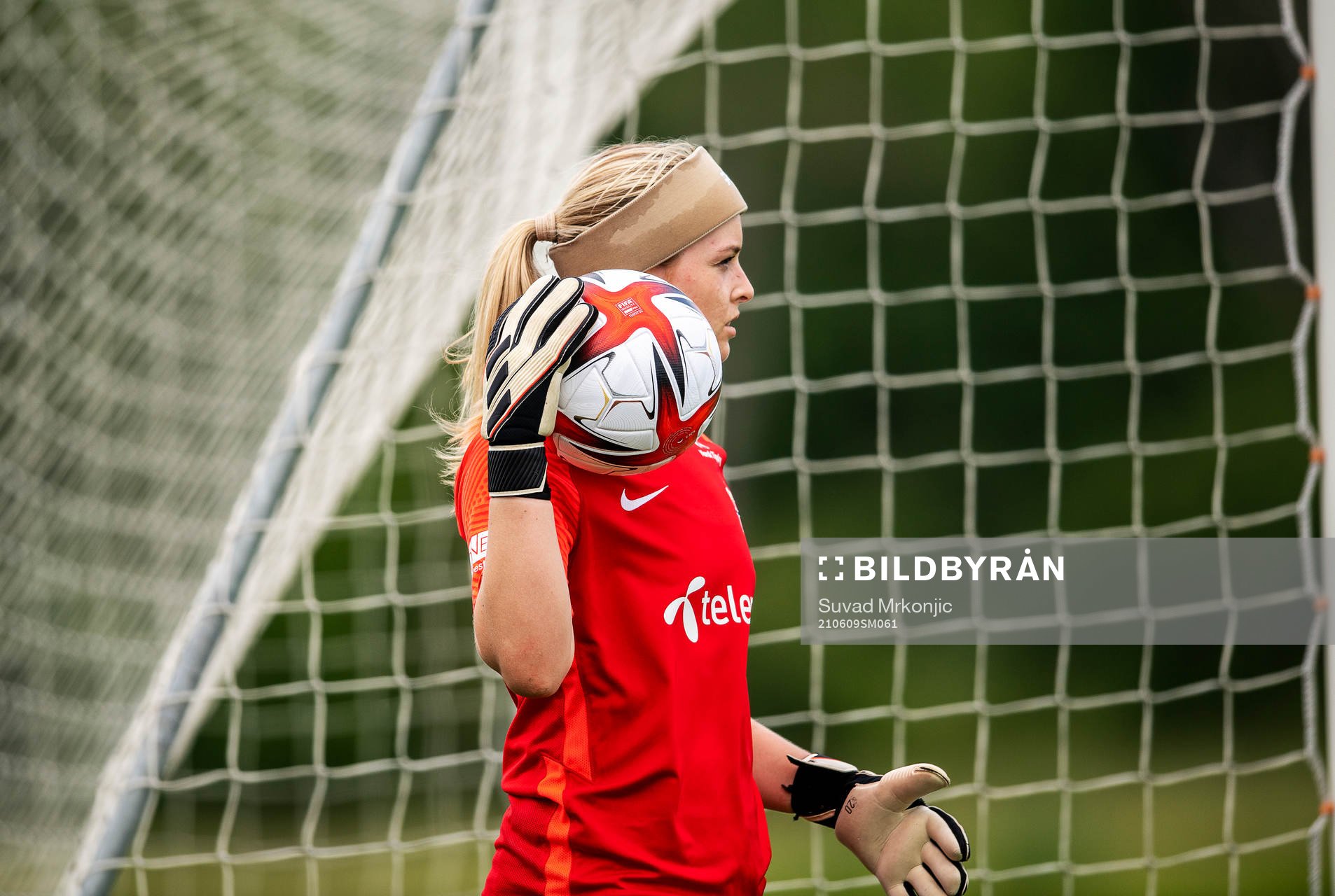 Goalkeeper Guro Pettersen of the Norwegian women’s