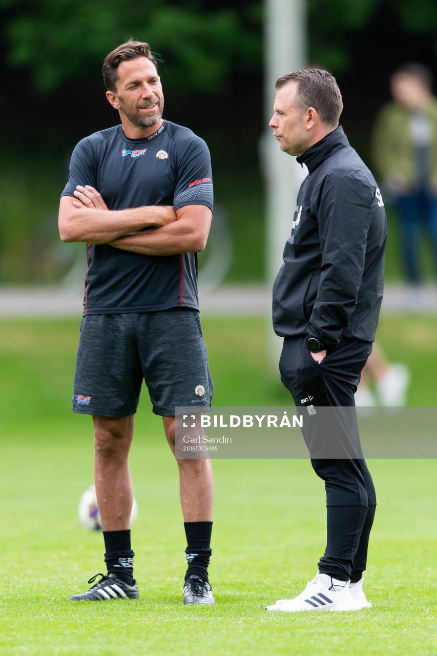 Frölundas Joel  Lundqvist pratar med IFK Göteborgs