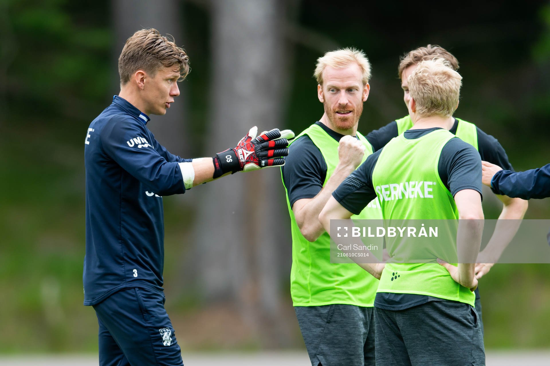 IFK Göteborgs Pontus Wernbloom och Frölundas Jens Olsson