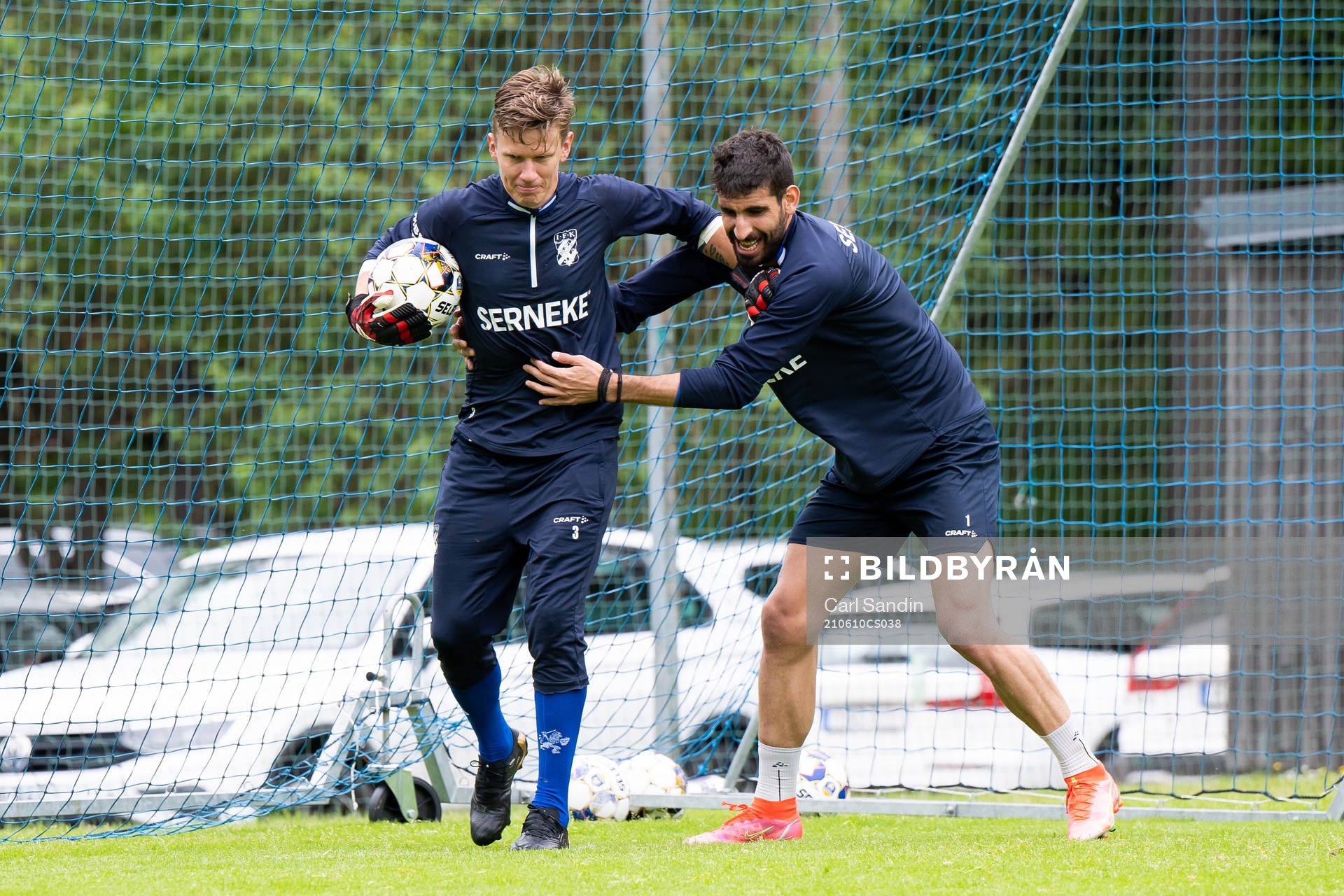 IFK Göteborgs Pontus Wernbloom och  målvakt Giannis