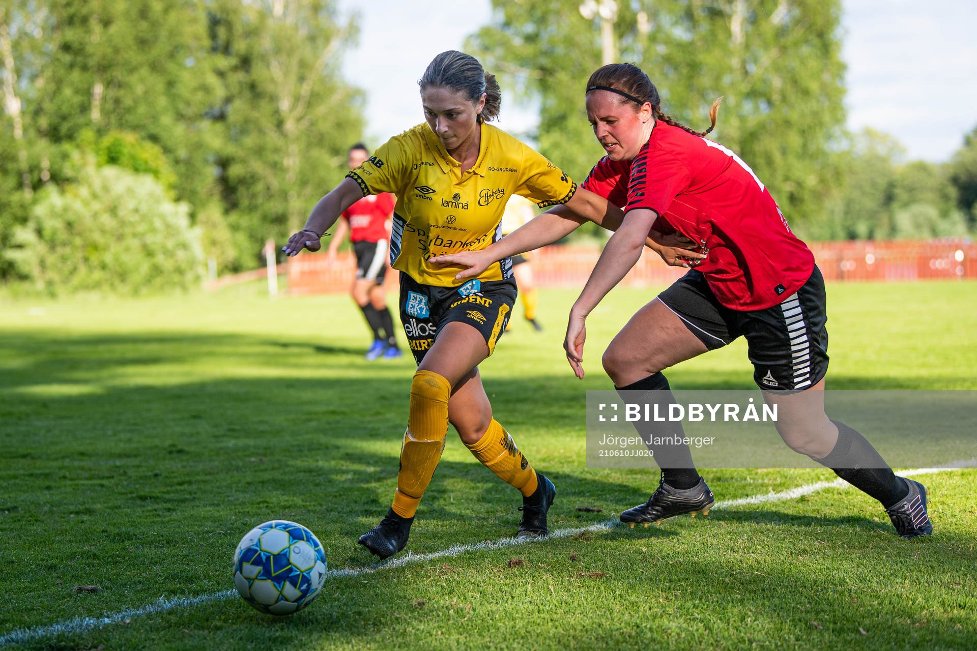 Elfsborgs Donika Shala och Södra vings Alma Backlund