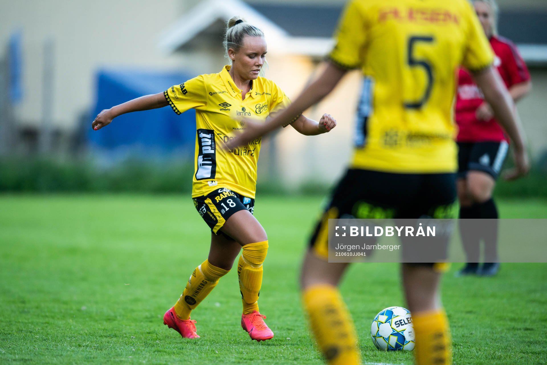 Elfsborgs Moa Skoglund under träningsmatchen i fotboll mellan Södra ving och Elfsborg den 10 juni 2021 i Hökerum. 