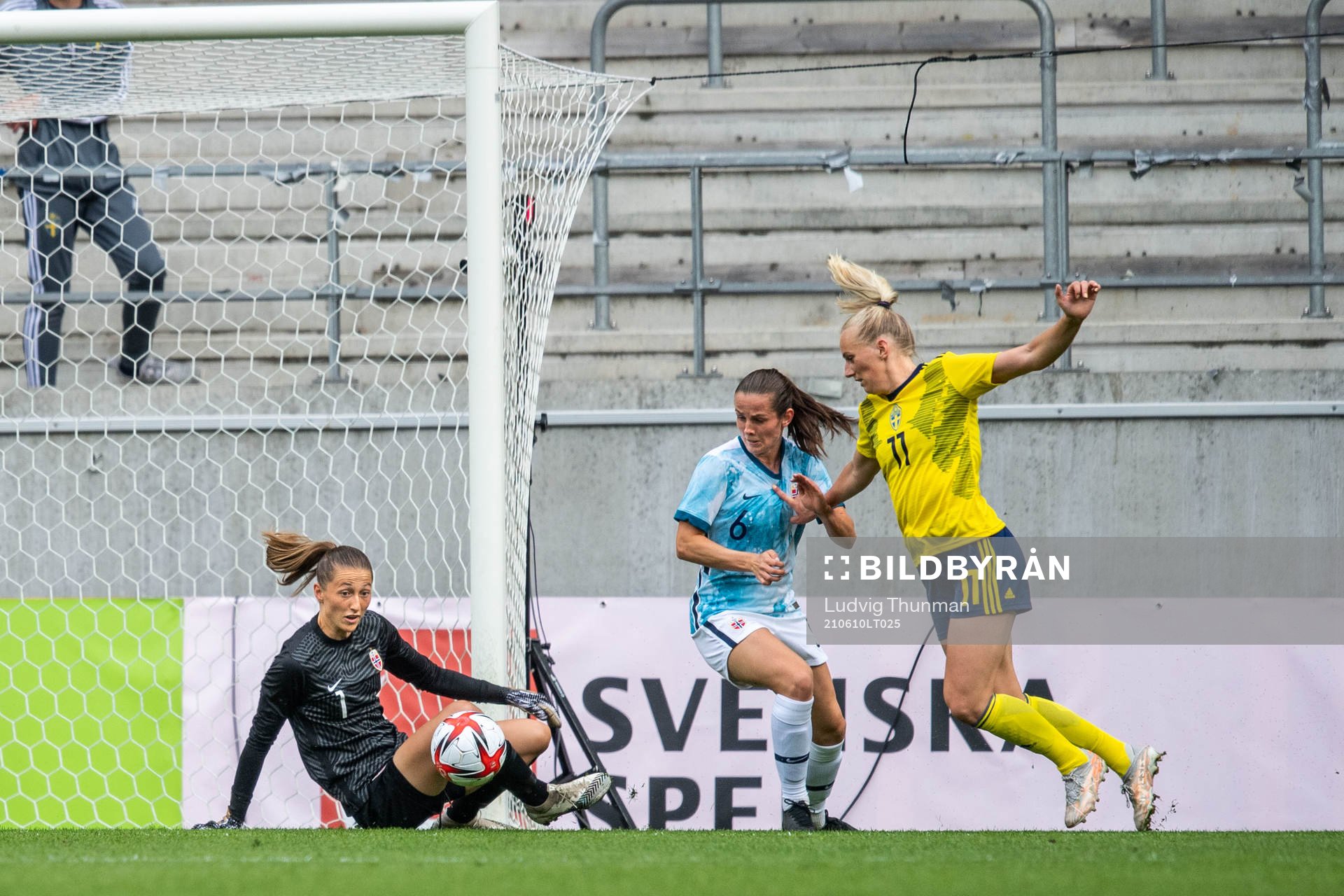 Goalkeeper Cecilie Fiskerstrand and Tuva Hansen of Norway