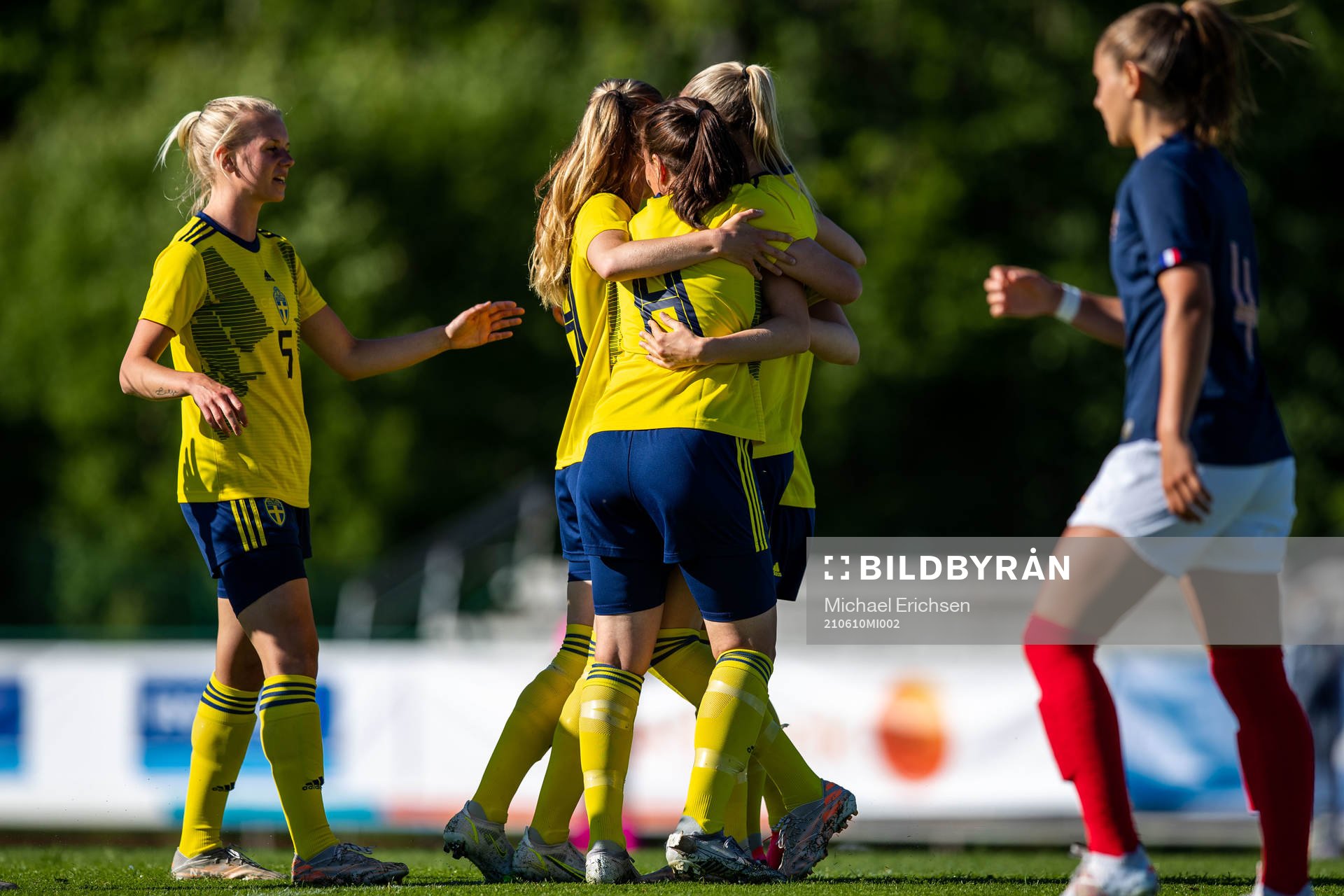 Sveriges Emilia Larsson jublar