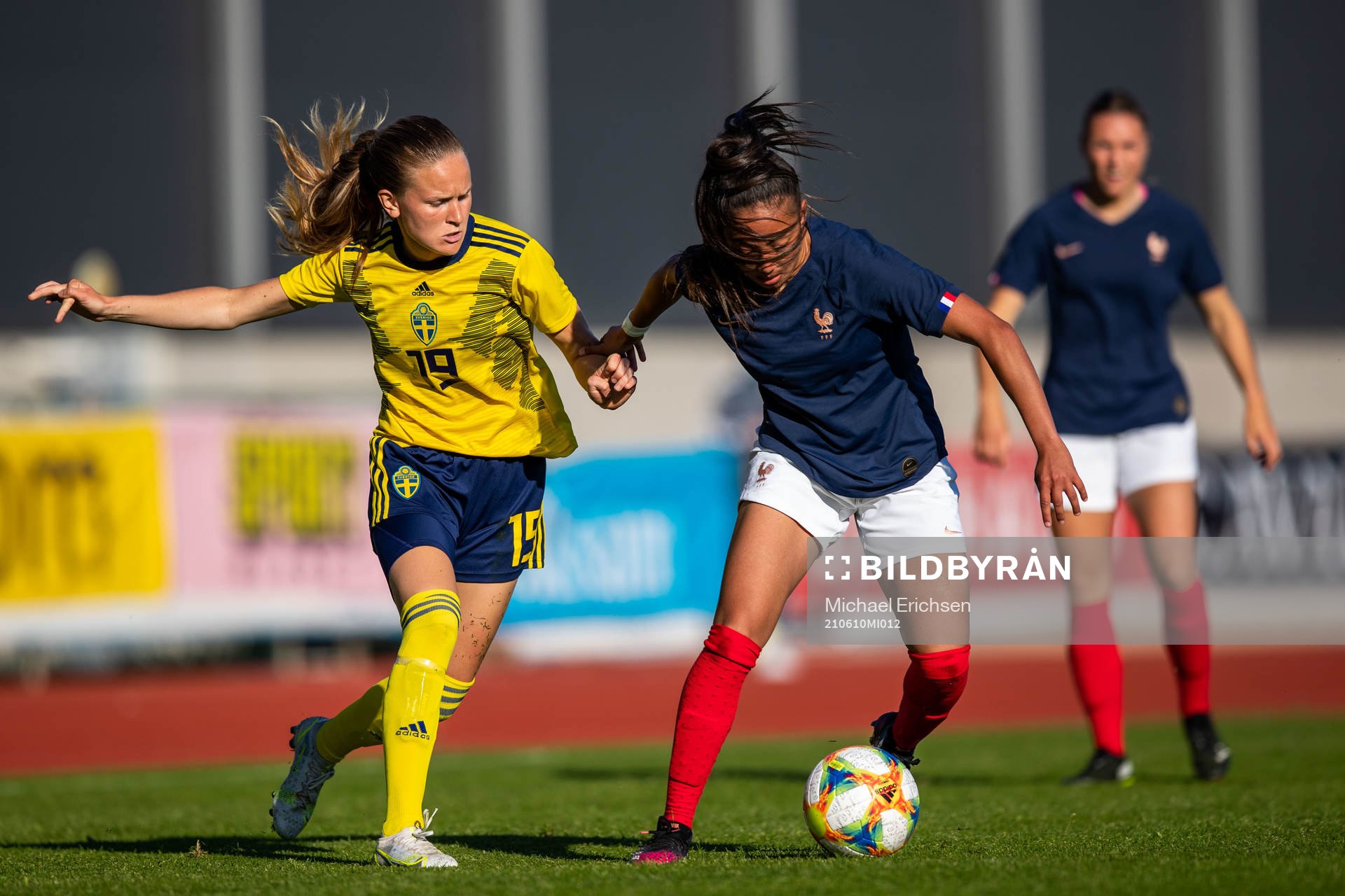 Sveriges Matilda Vinberg och Frankrikes Selma Bacha