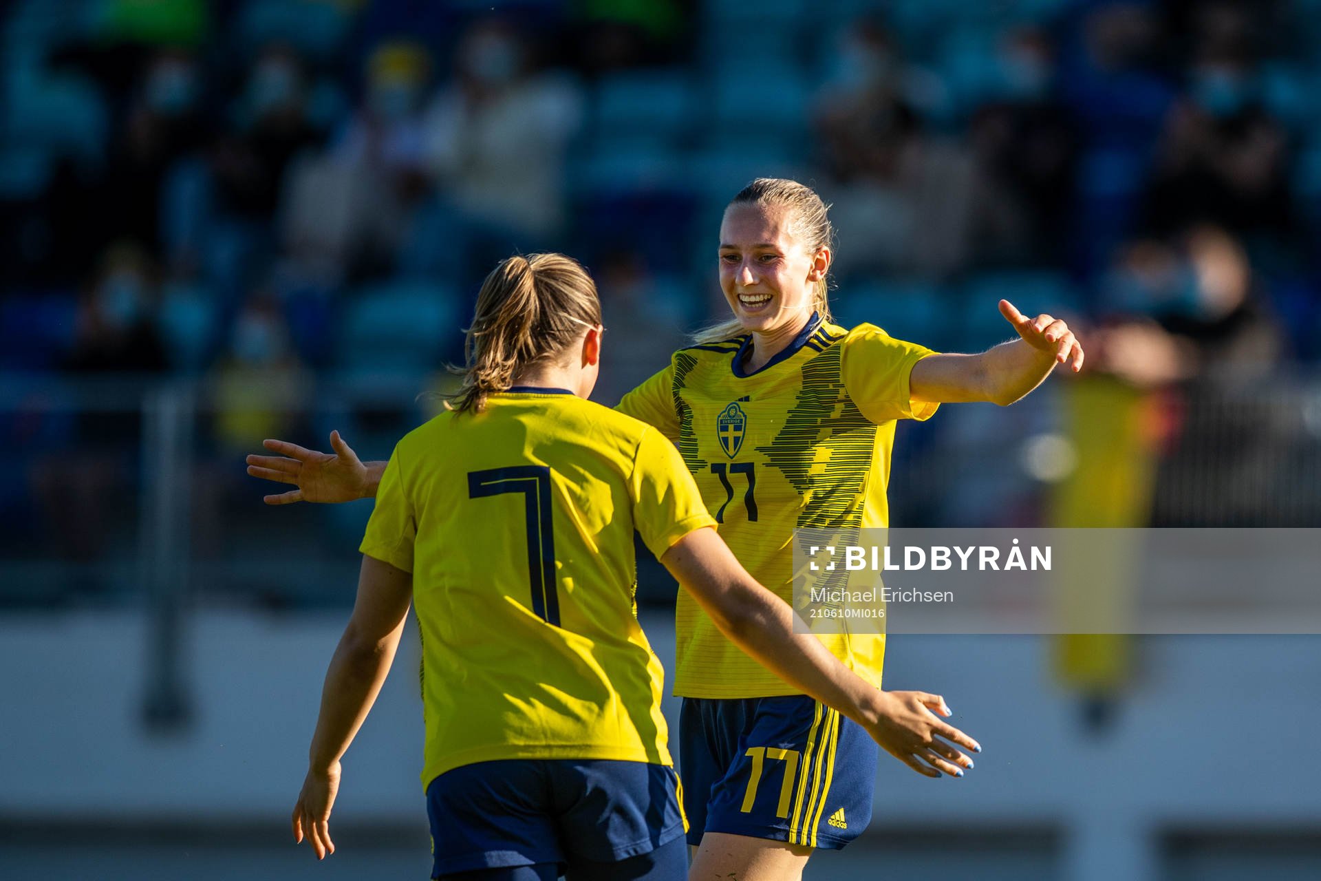 Sveriges Ellen Wangerheim jublar