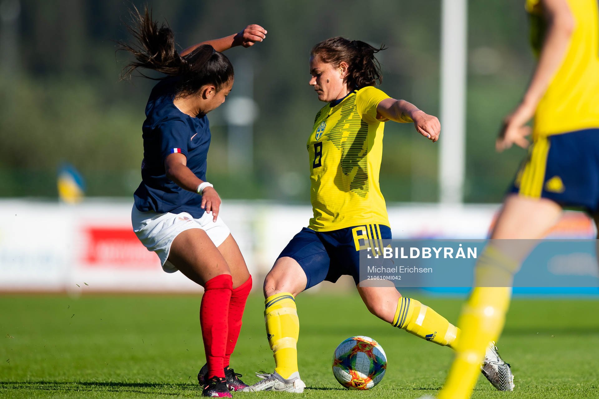 Sveriges Sarah Mellouk under fotbollsmatchen i mellan Sverige och Frankrike den 10 juni 2021 i Uddevalla . 