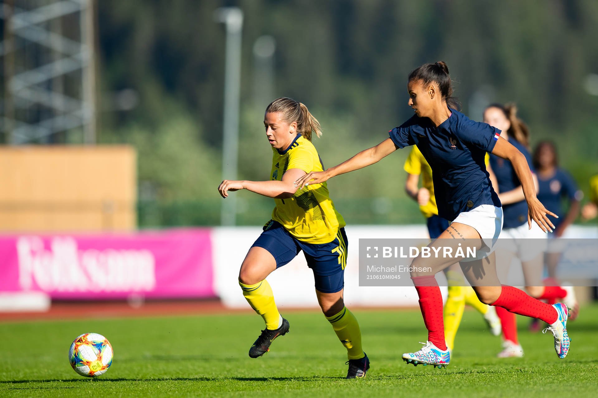 Sveriges Cornelia Kapocs och Frankrikes Maelle Lakrar