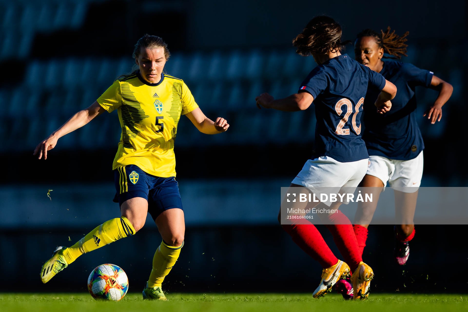 Sveriges Ebba Hed under fotbollsmatchen i mellan Sverige och Frankrike den 10 juni 2021 i Uddevalla . 