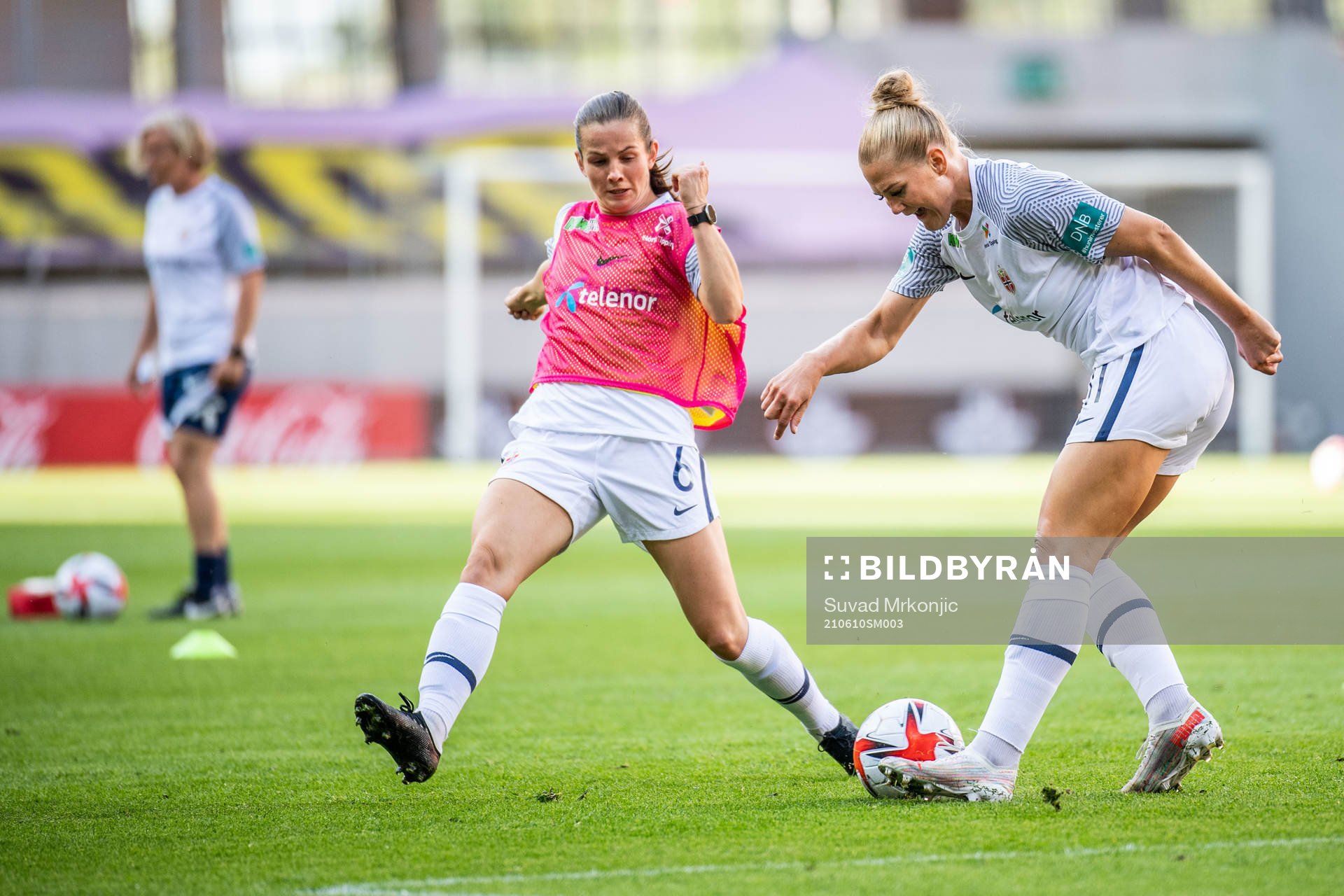 Lisa-Marie Karlseng Utland and Tuva Hansen of Norway