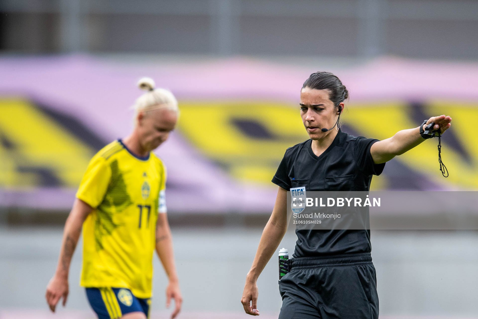 Referee Maika Vanderstichel