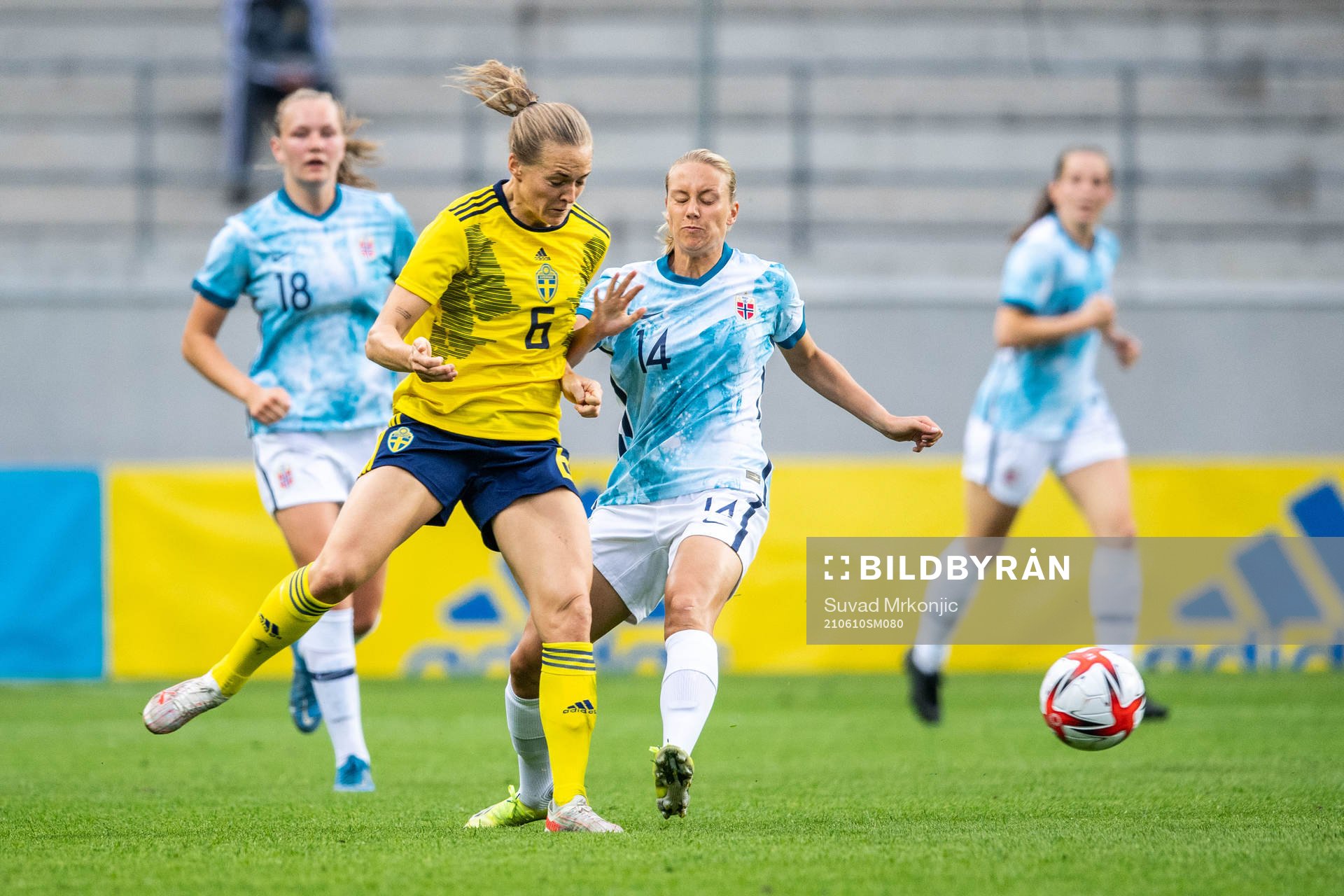 Magdalena Eriksson of Sweden and Lisa Fjeldstad Naalsund of