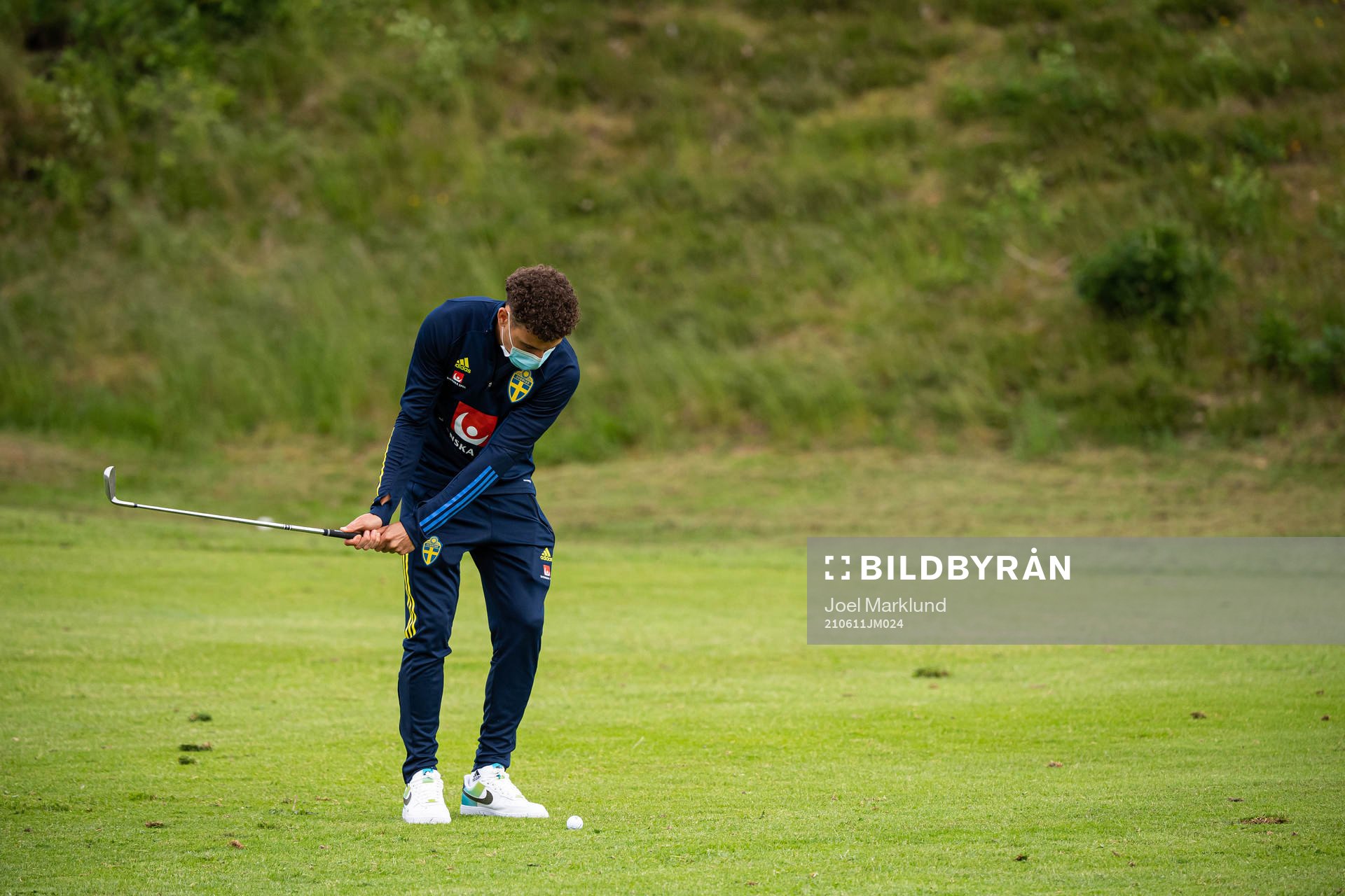 Jordan Larsson of the Swedish national football team golfing