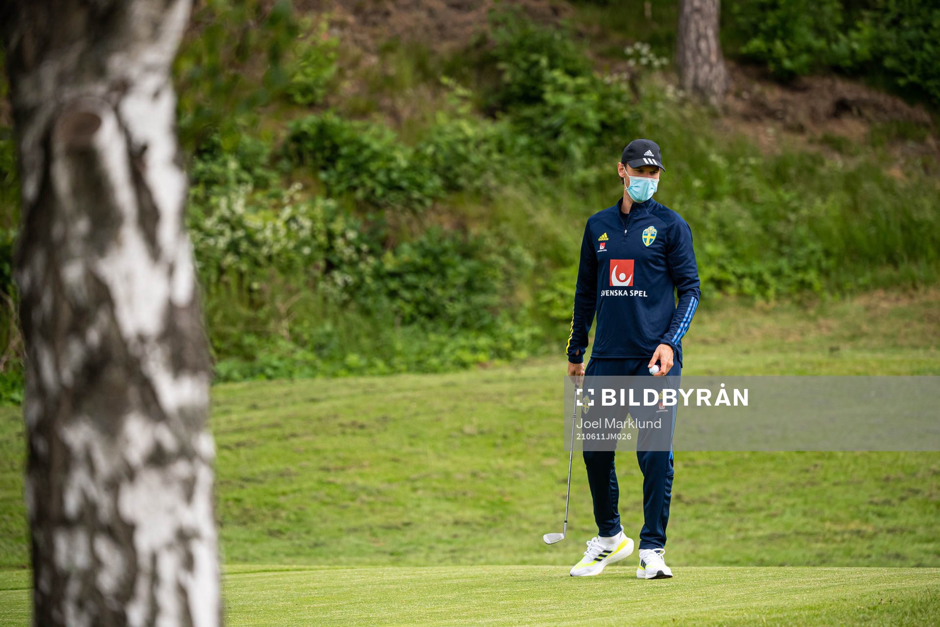 Albin Ekdal of the Swedish national football team golfing