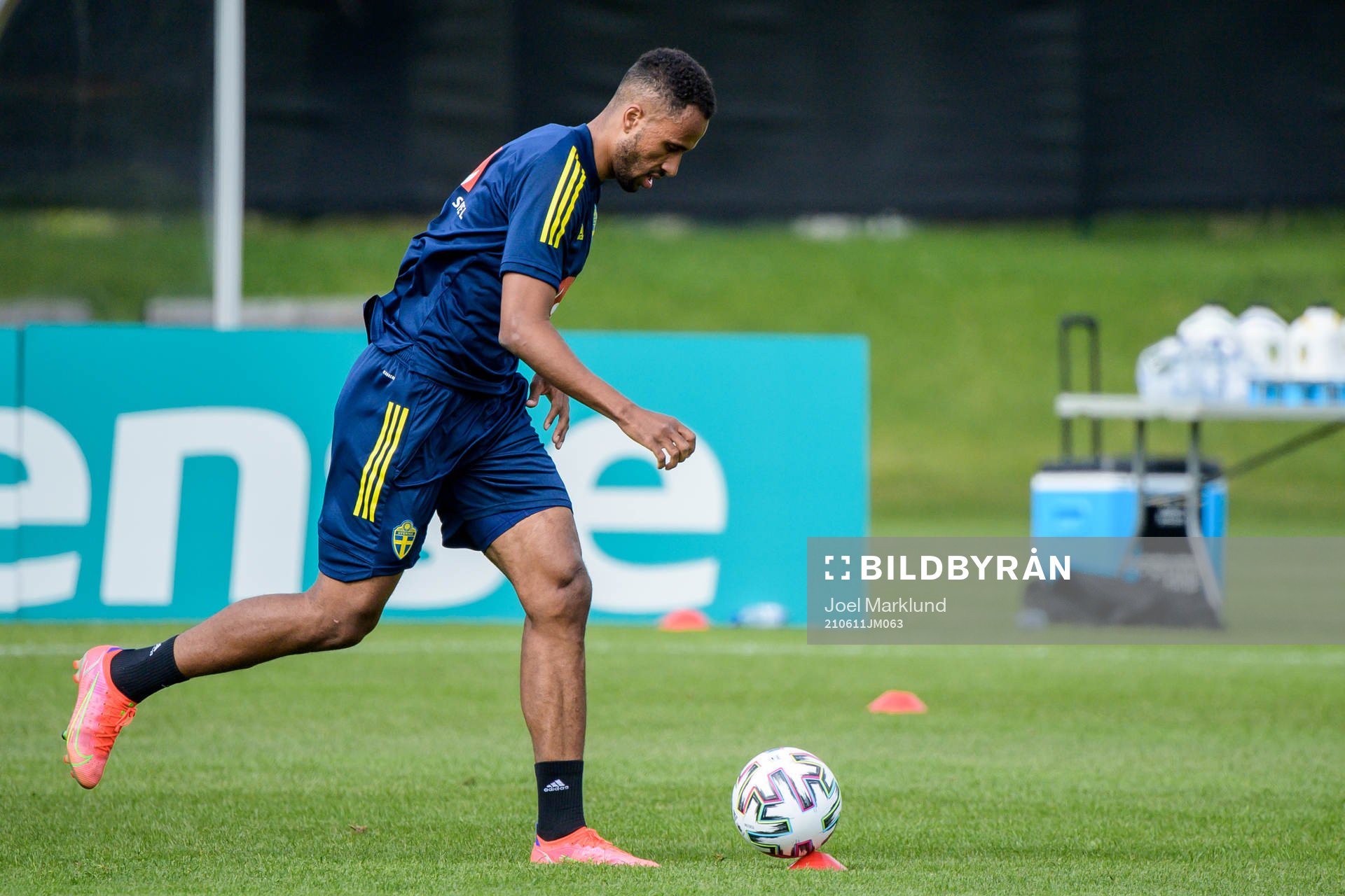 Isaac Kiese Thelin of the Swedish national football team's